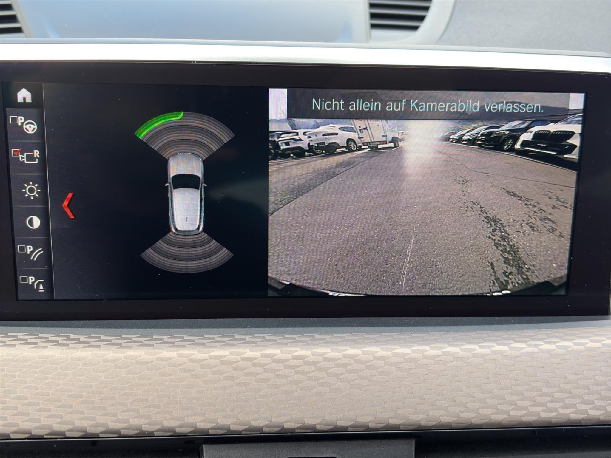 listing desktop thumbnail image 18