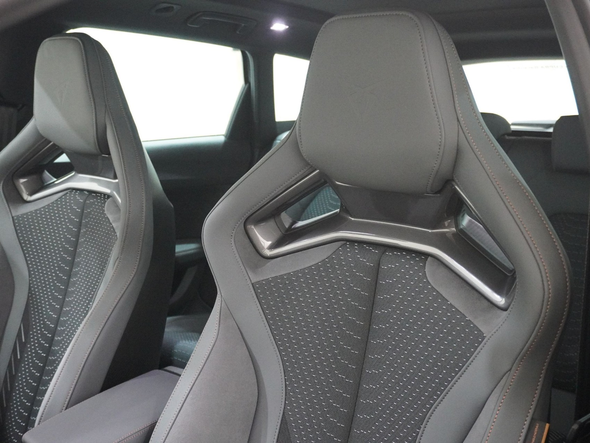 listing desktop thumbnail image 9