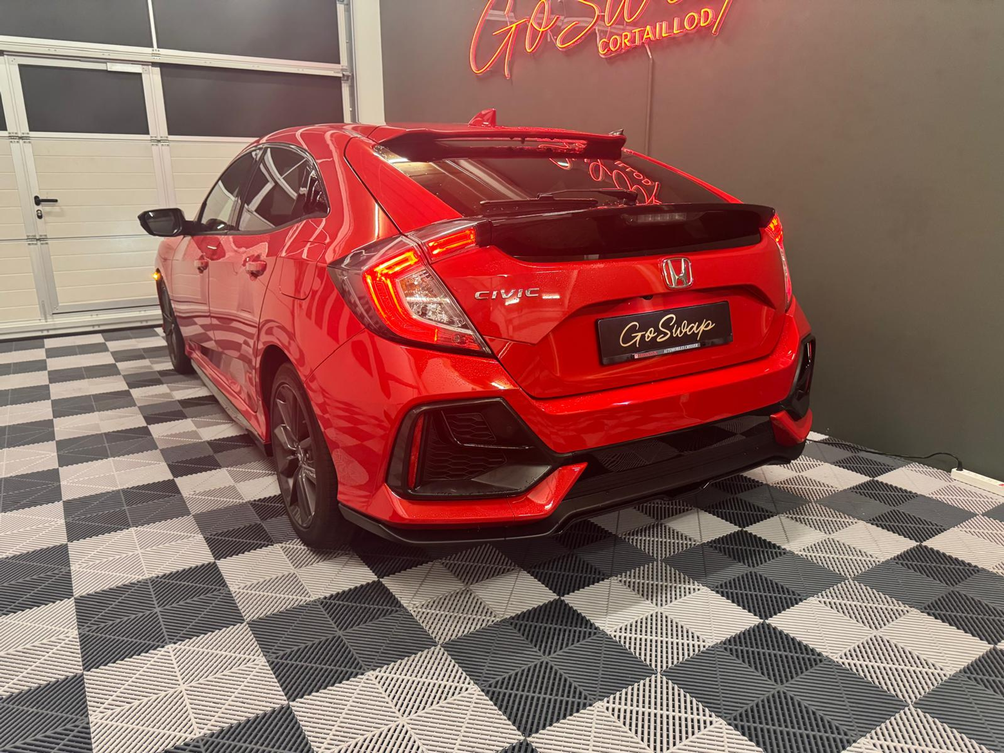 listing desktop thumbnail image 3