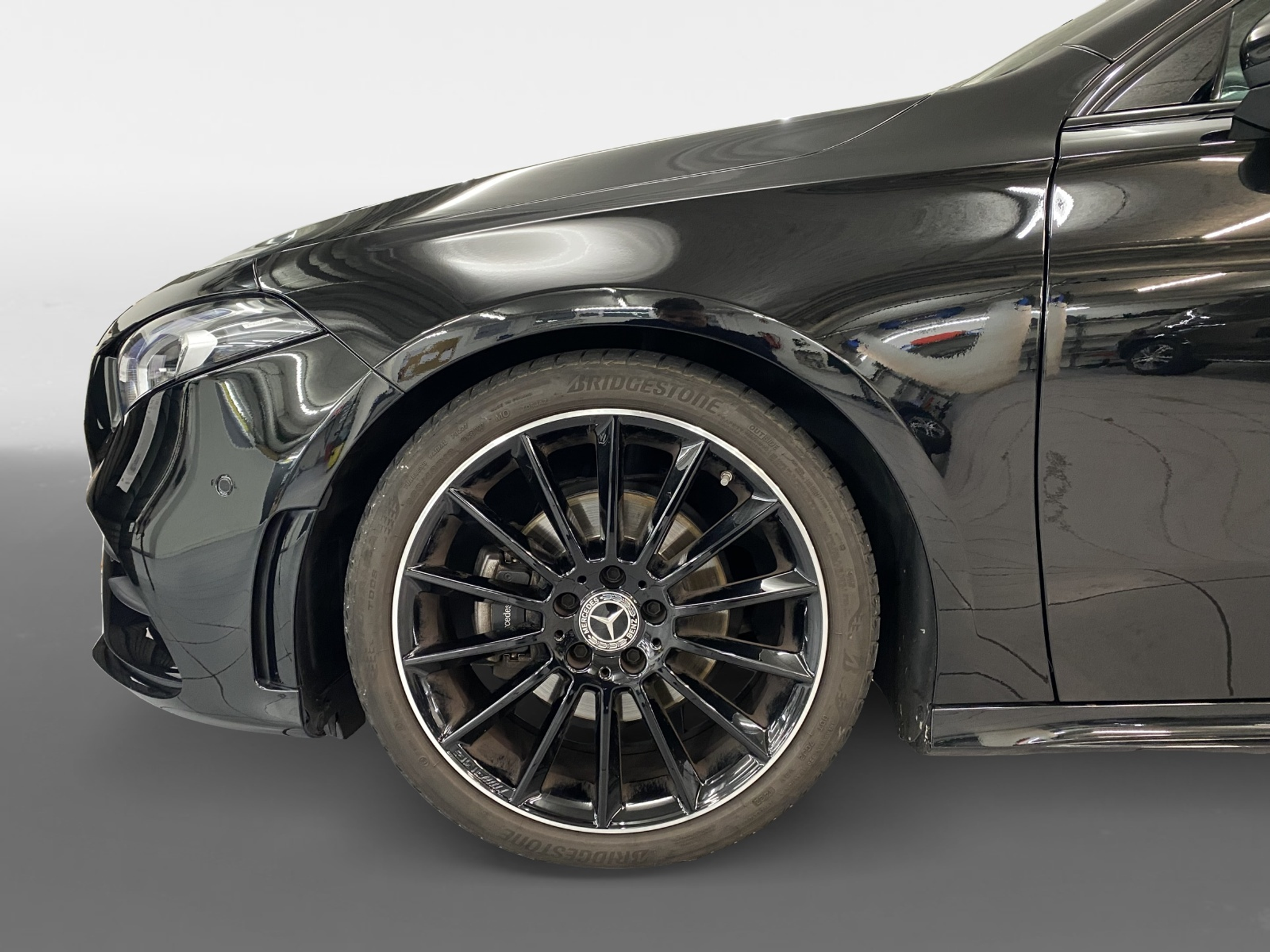 listing desktop thumbnail image 5