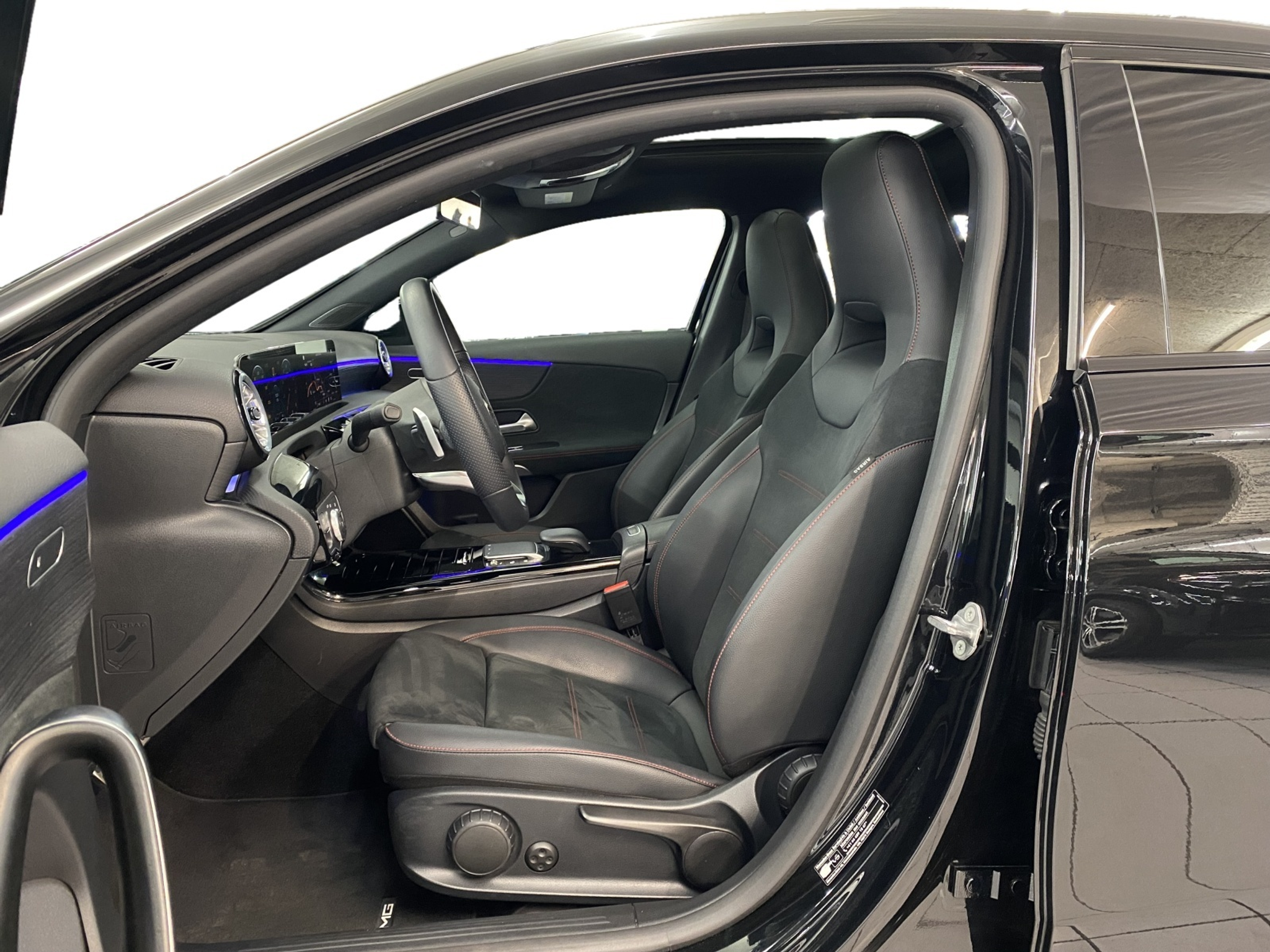 listing desktop thumbnail image 6