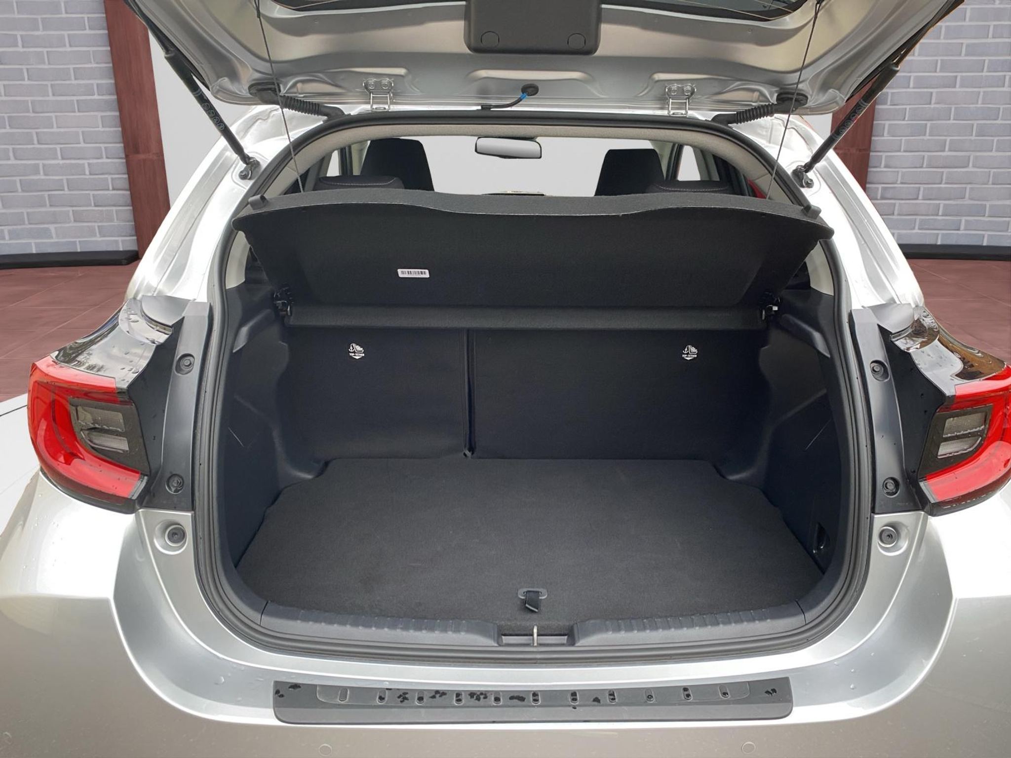 listing desktop thumbnail image 10