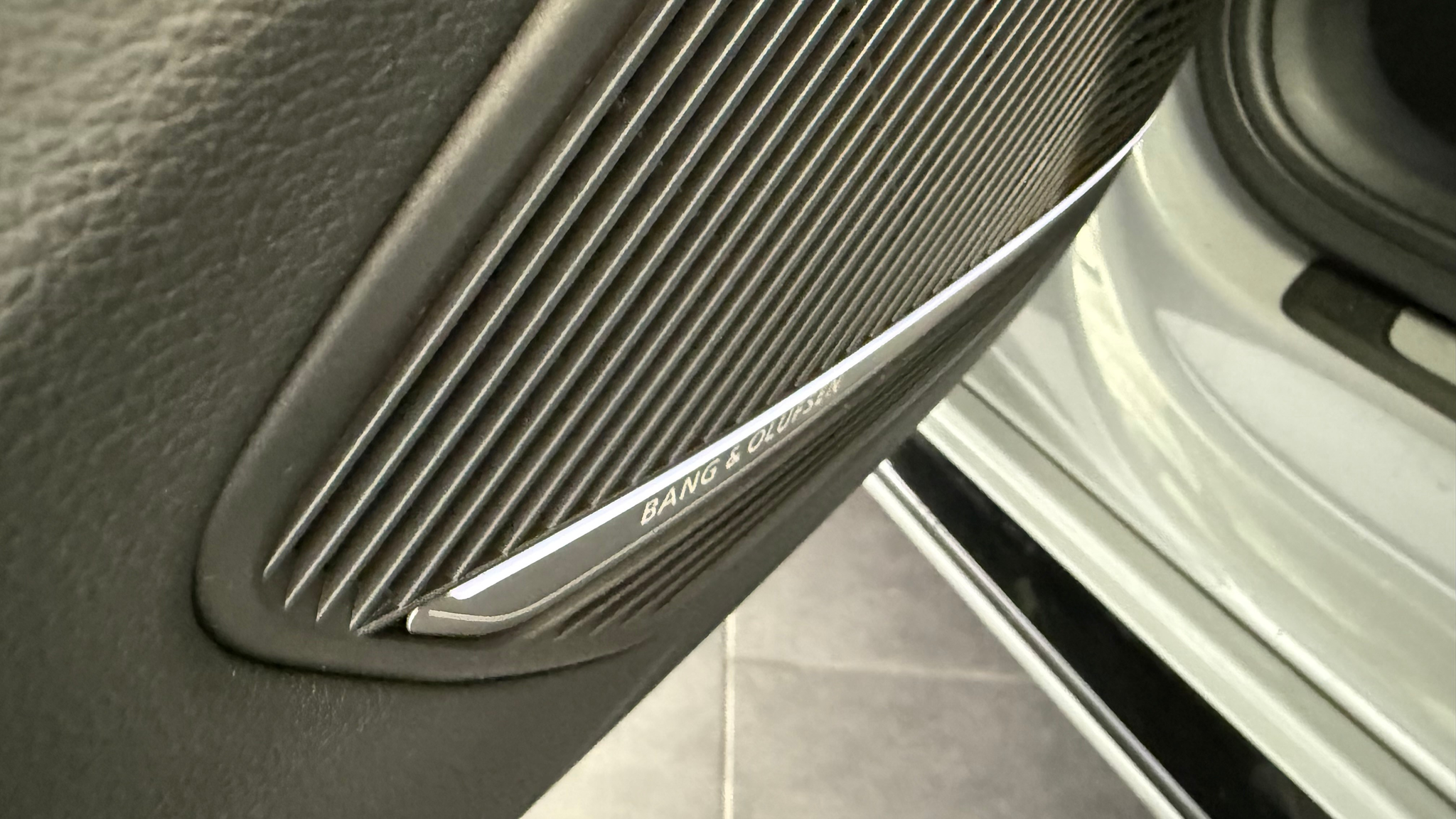 listing desktop thumbnail image 19