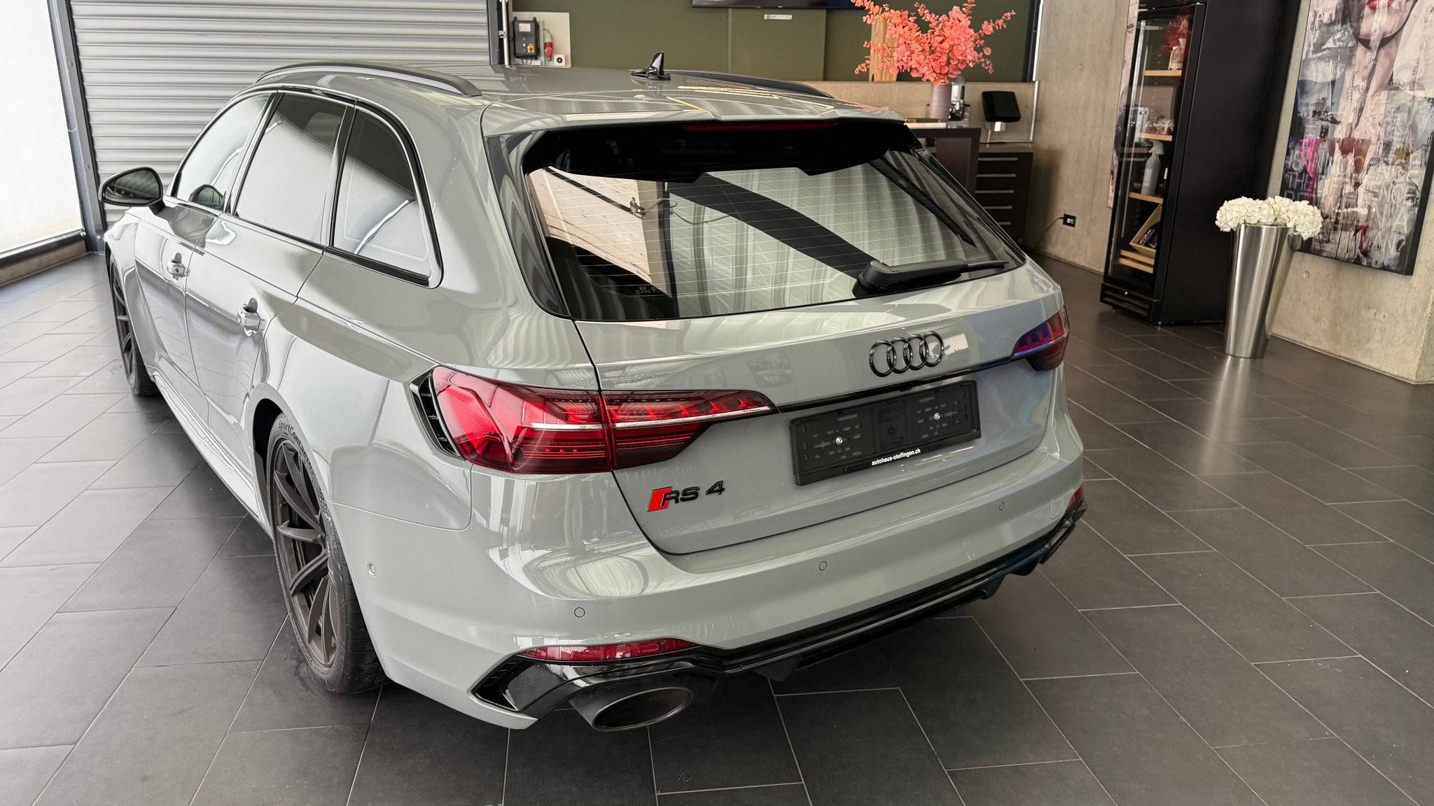 listing desktop thumbnail image 9