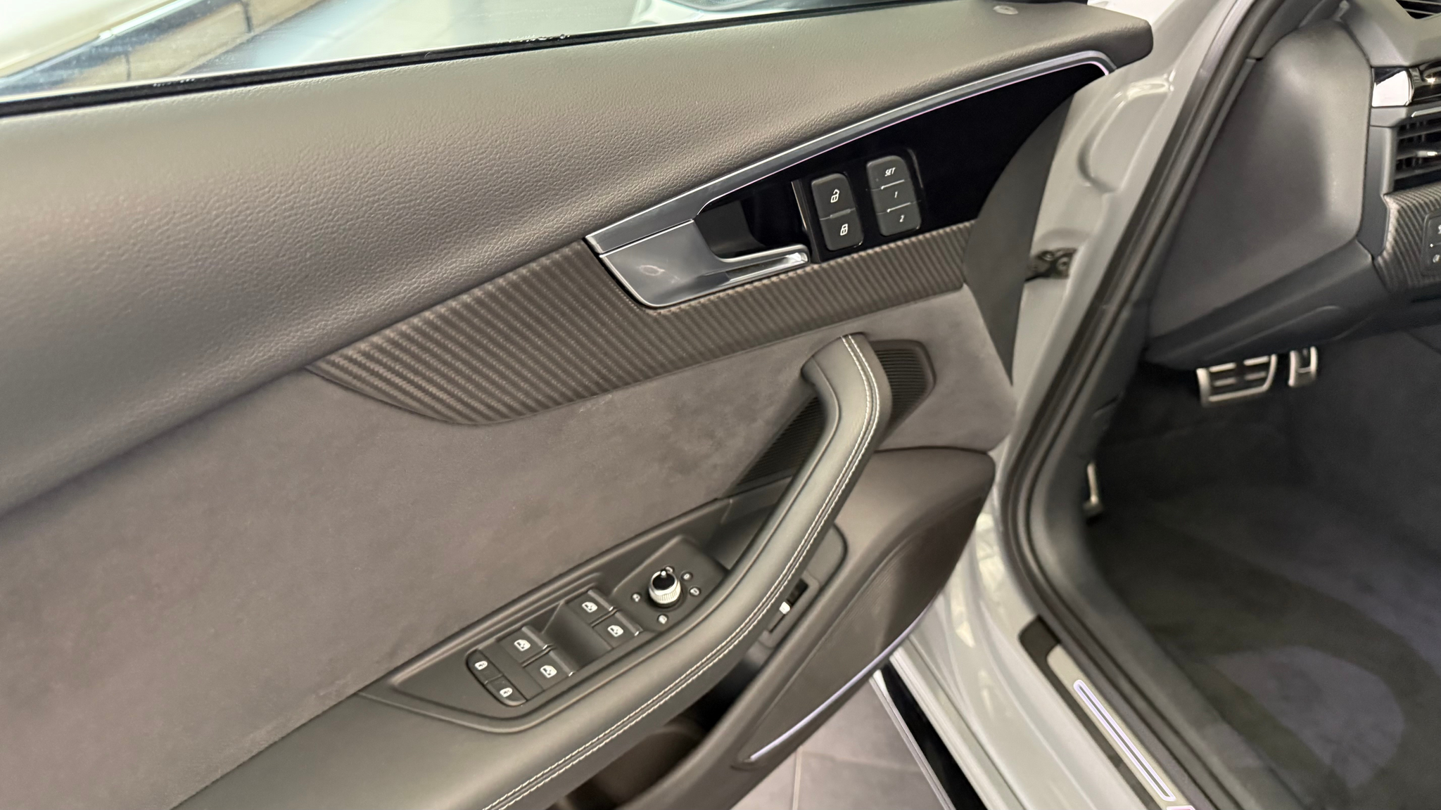 listing desktop thumbnail image 16