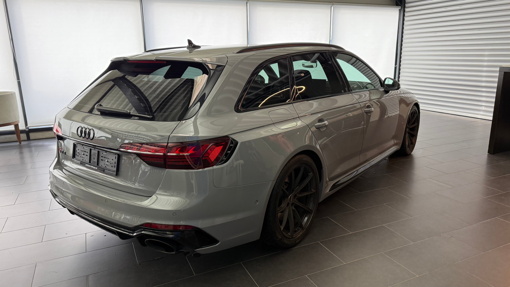 listing desktop thumbnail image 6