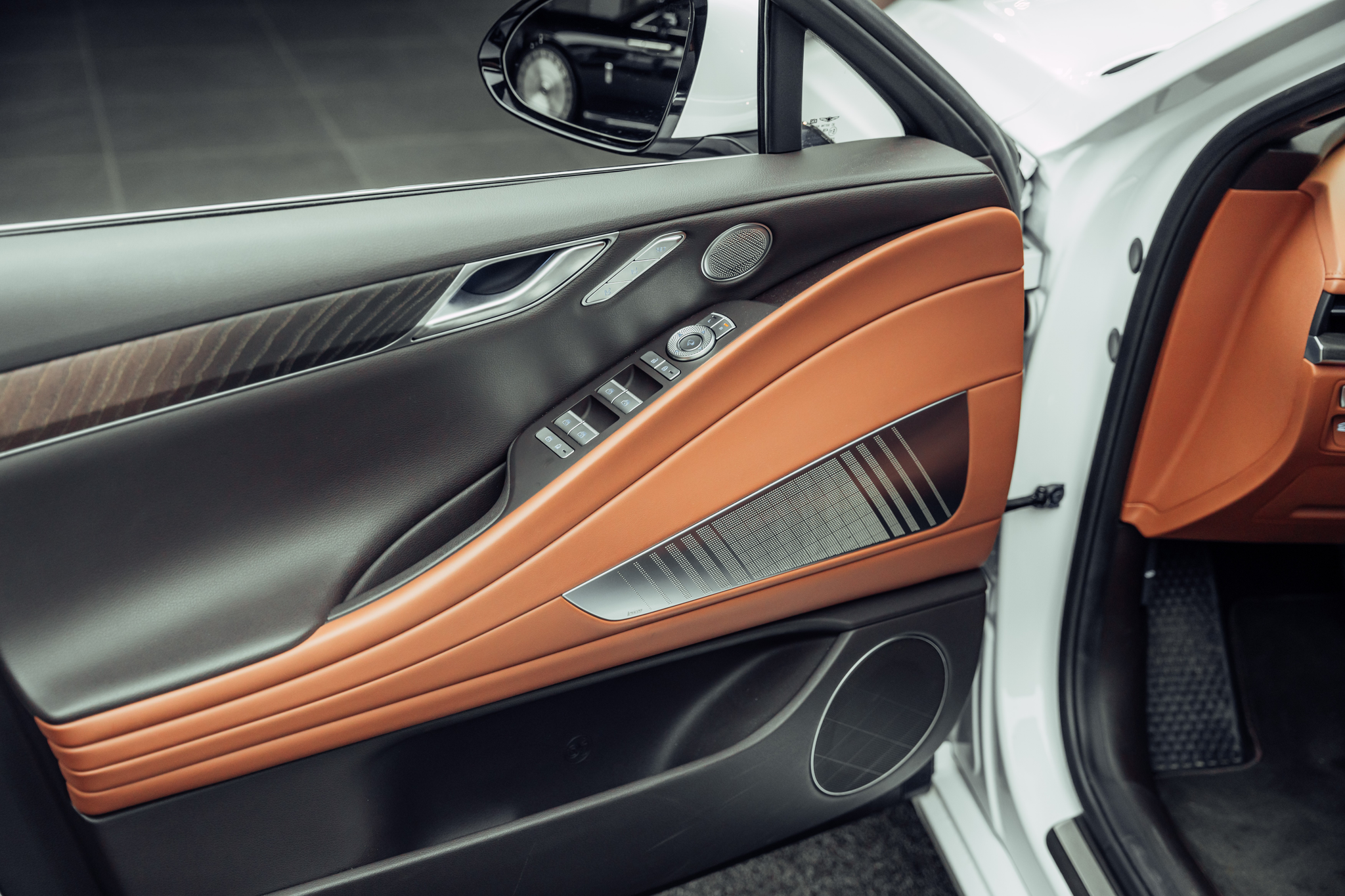 listing desktop thumbnail image 12