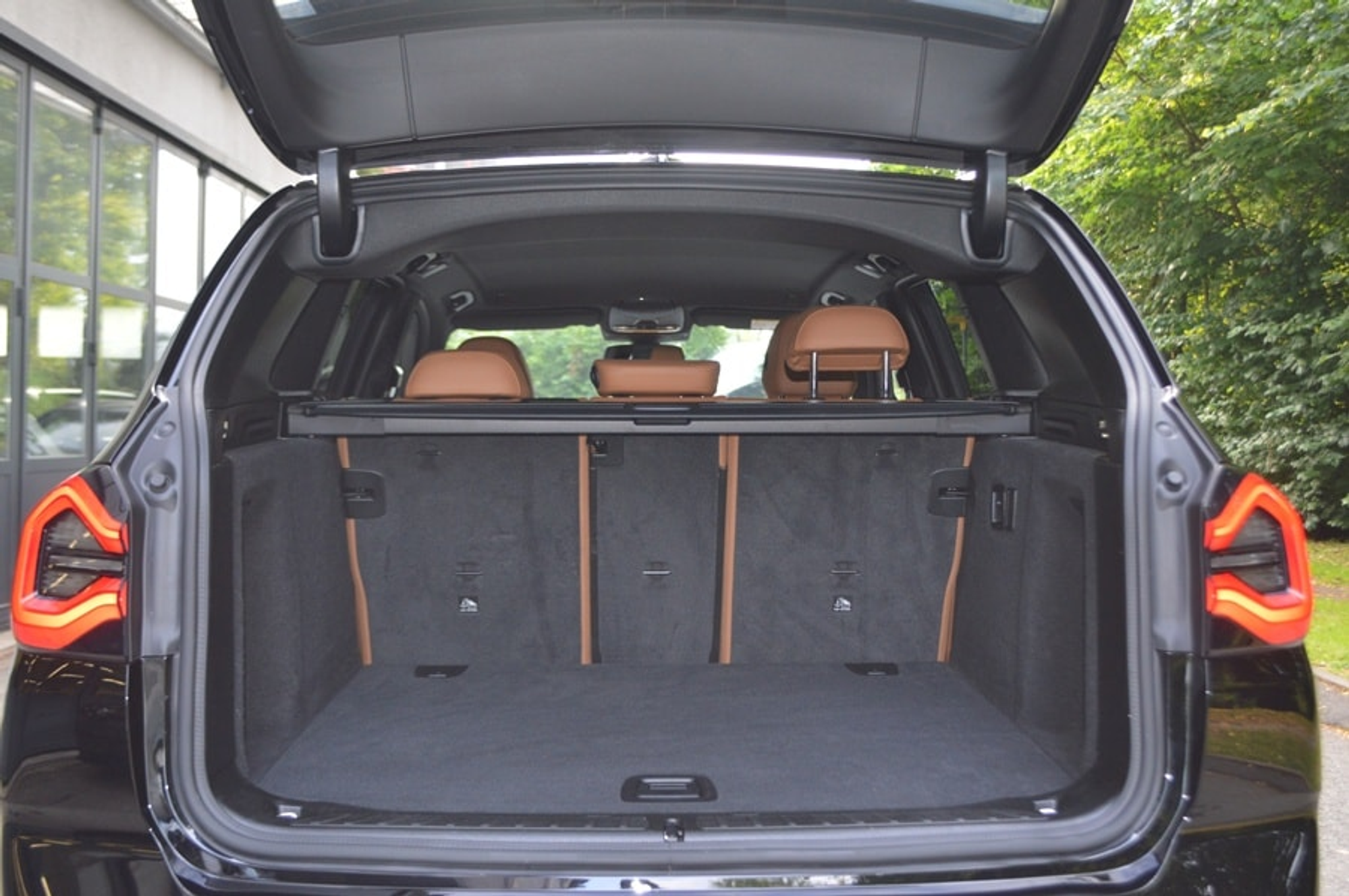 listing desktop thumbnail image 12