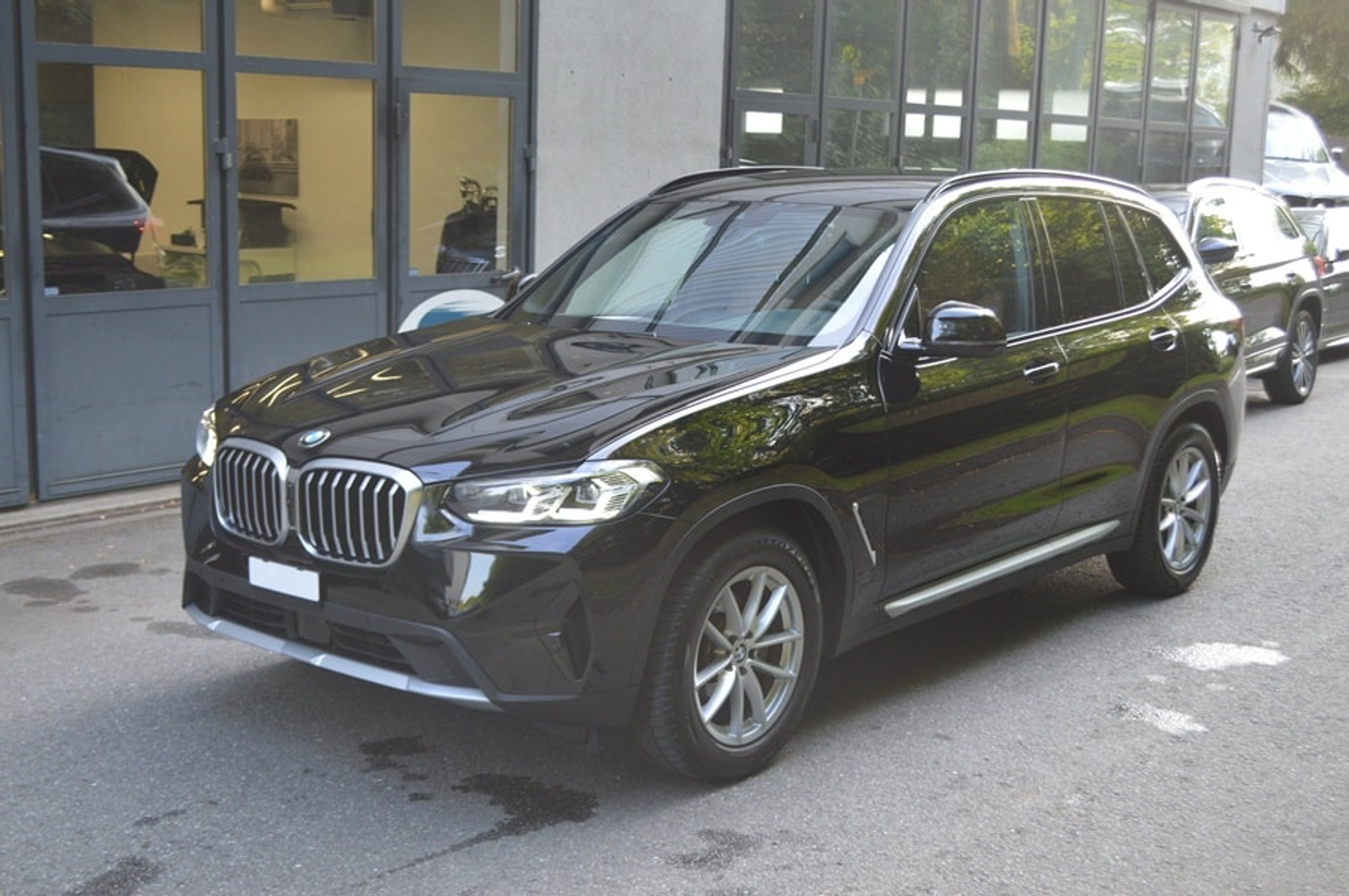 listing desktop thumbnail image 2