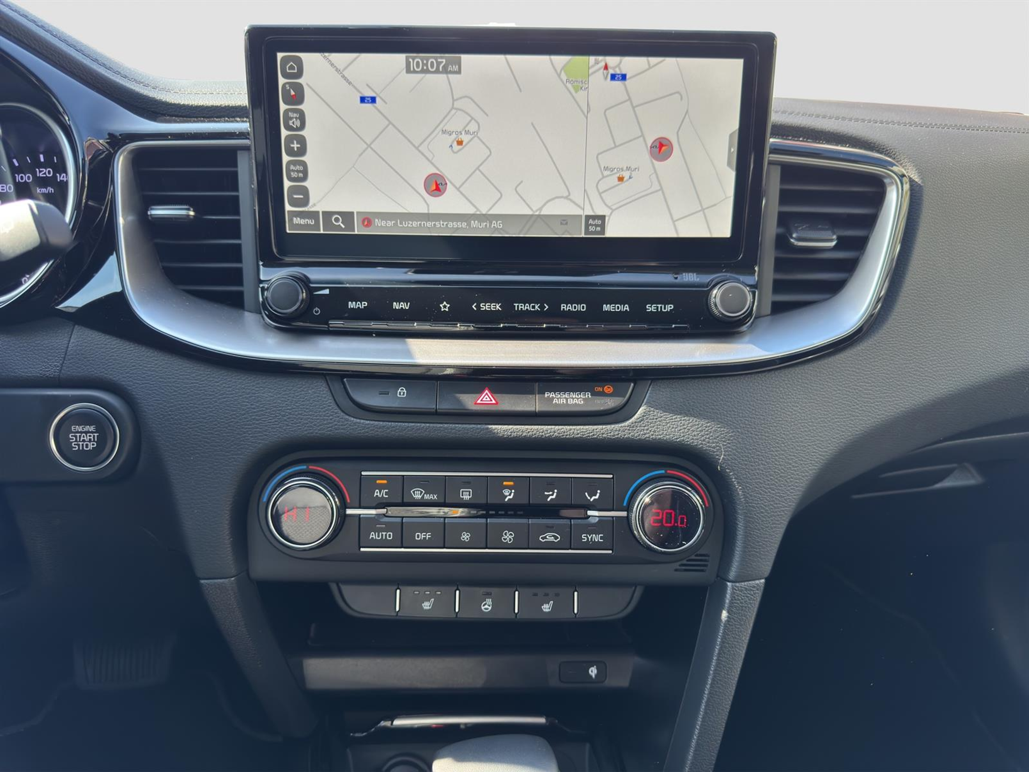 listing desktop thumbnail image 11