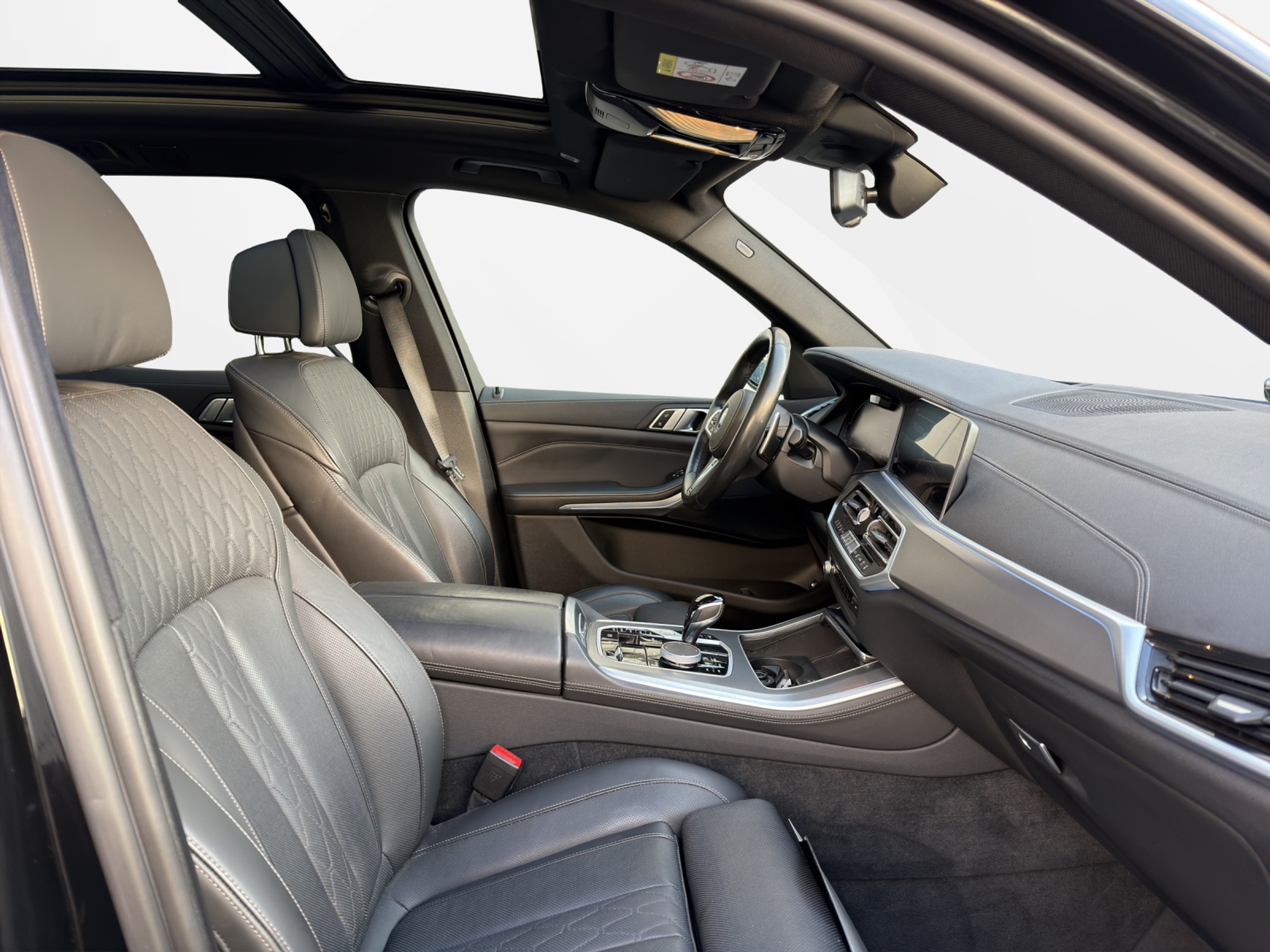 listing desktop thumbnail image 17