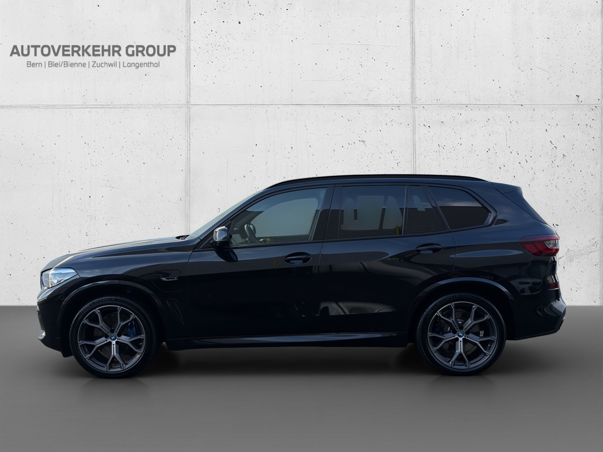 listing desktop thumbnail image 1