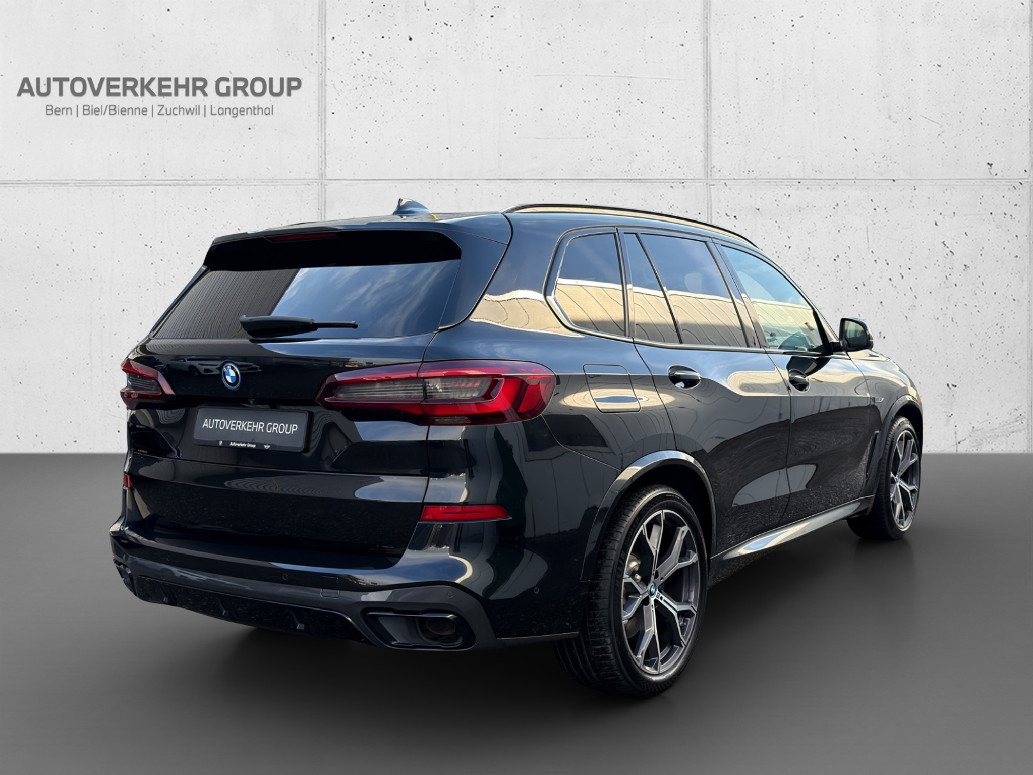 listing desktop thumbnail image 4