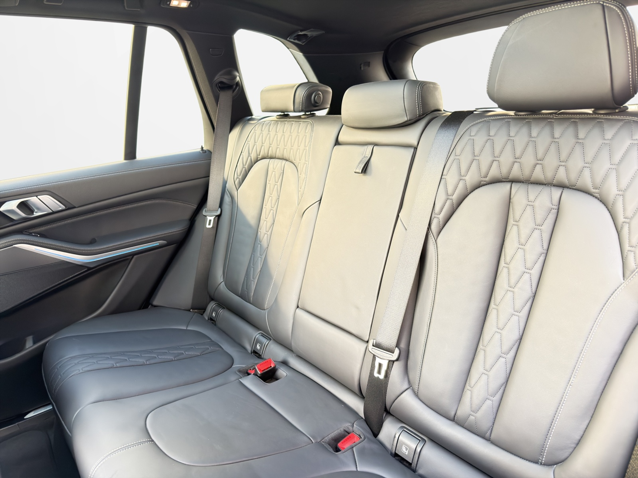 listing desktop thumbnail image 18