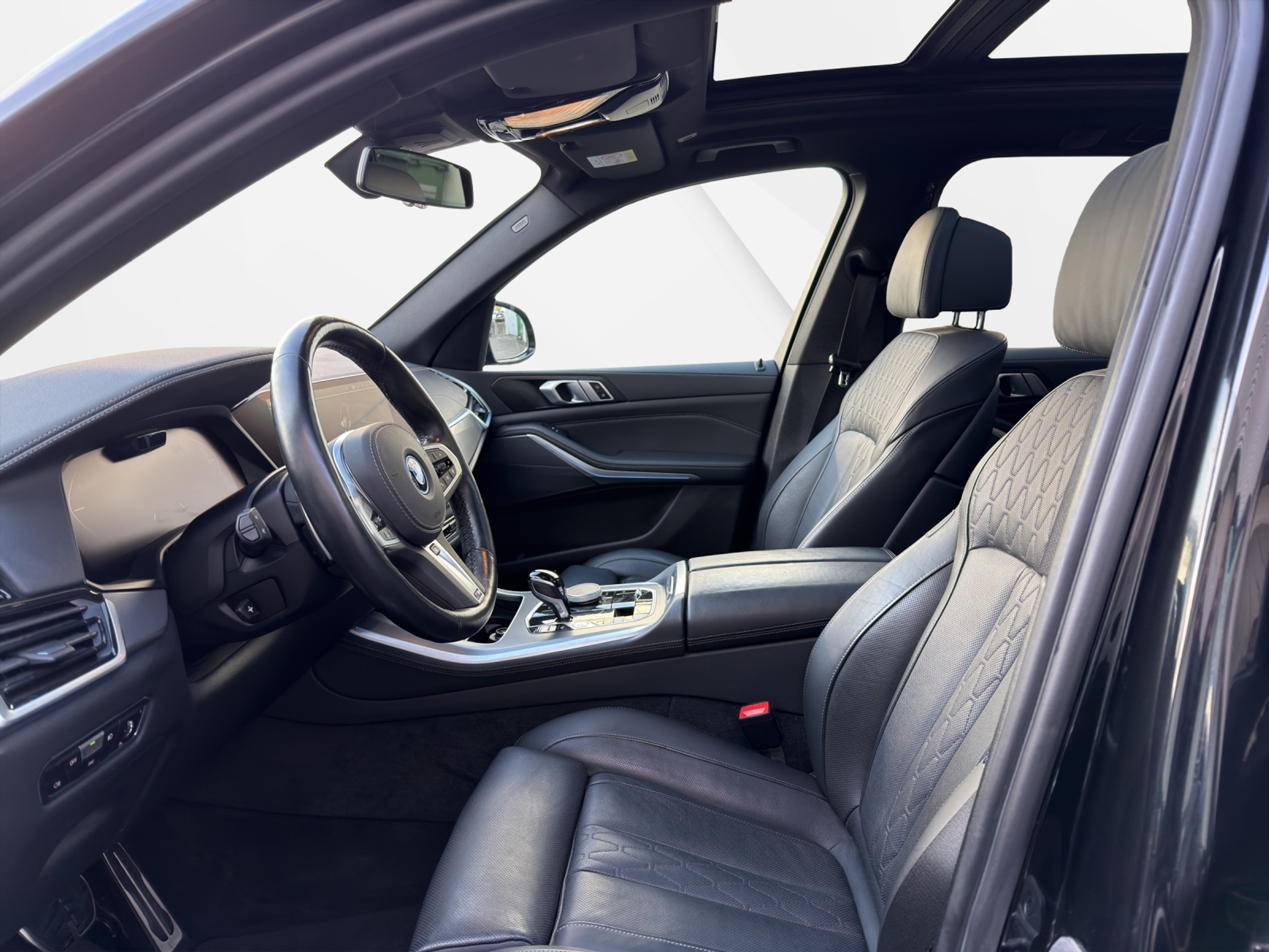 listing desktop thumbnail image 11