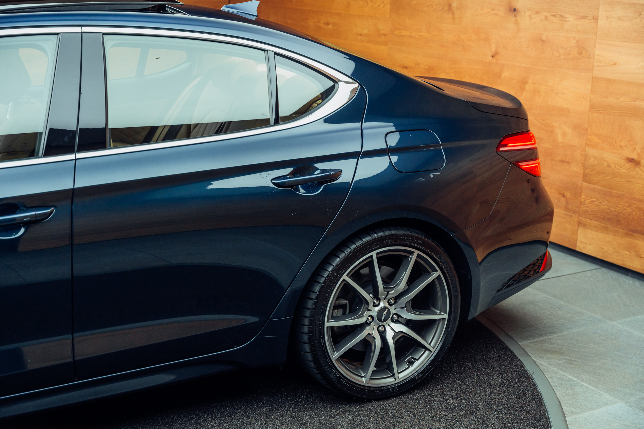 listing desktop thumbnail image 17