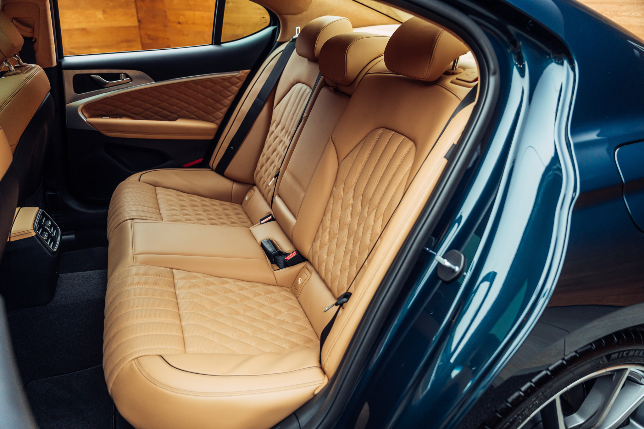 listing desktop thumbnail image 9