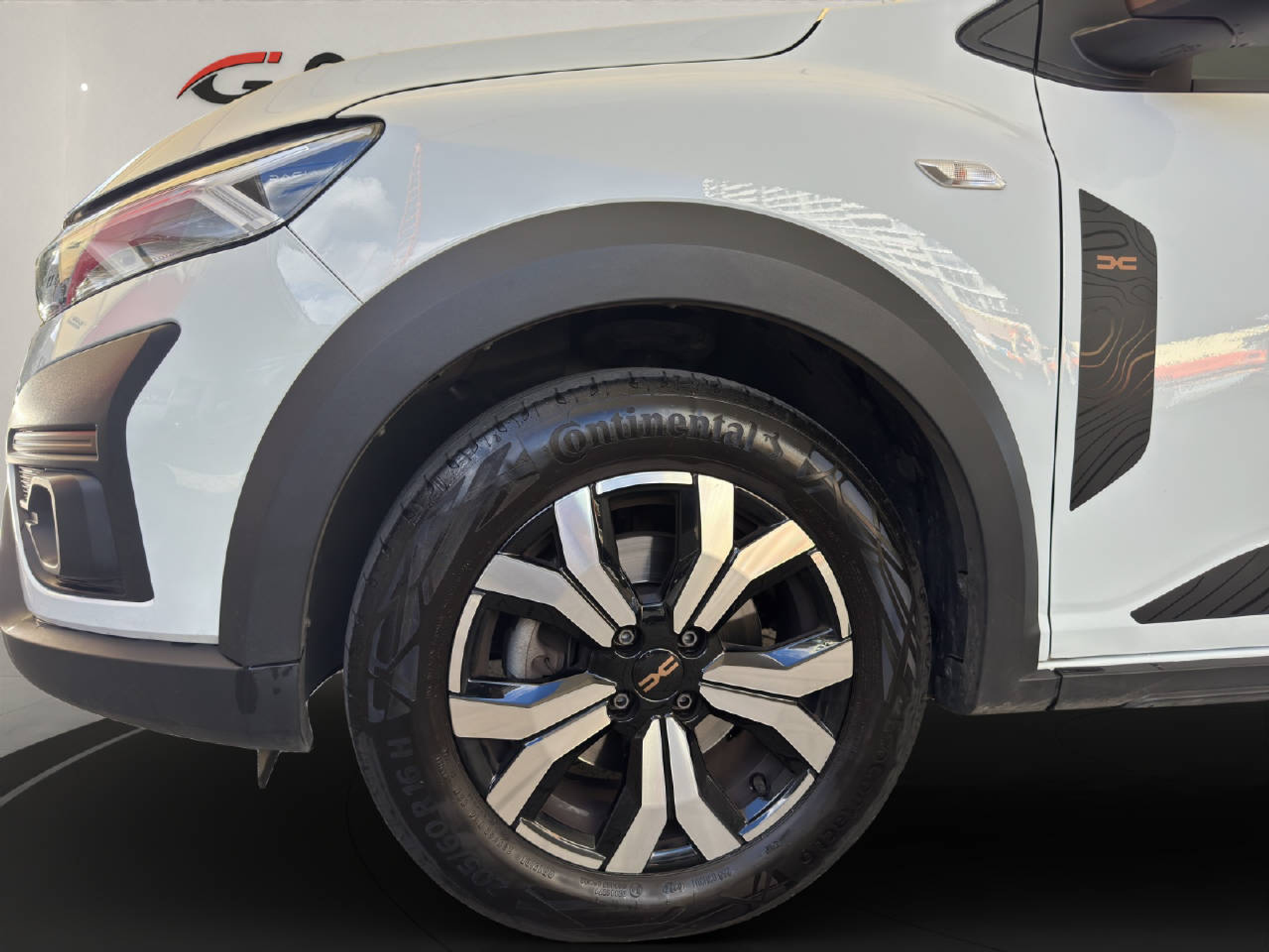 listing desktop thumbnail image 3