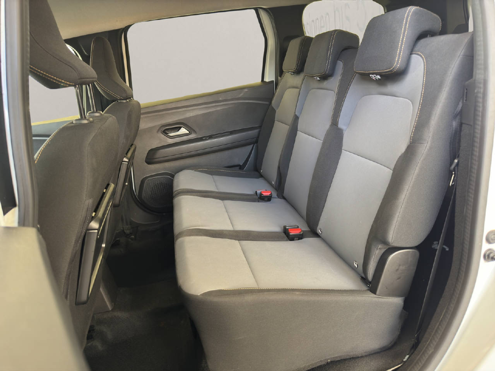 listing desktop thumbnail image 11