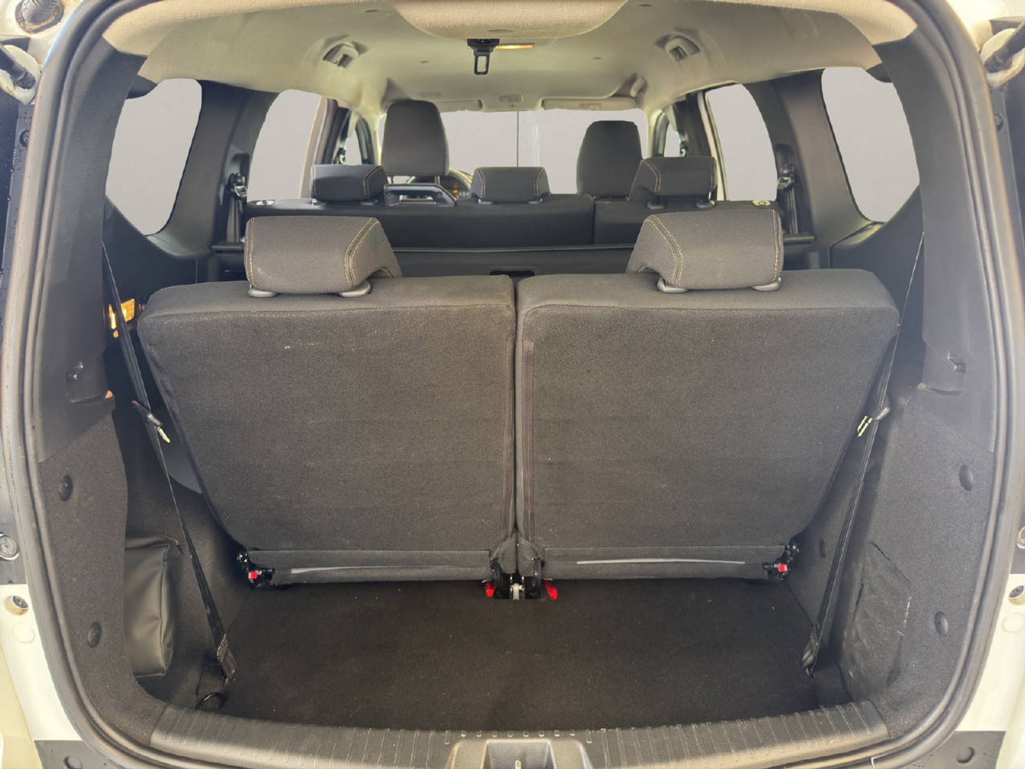 listing desktop thumbnail image 12