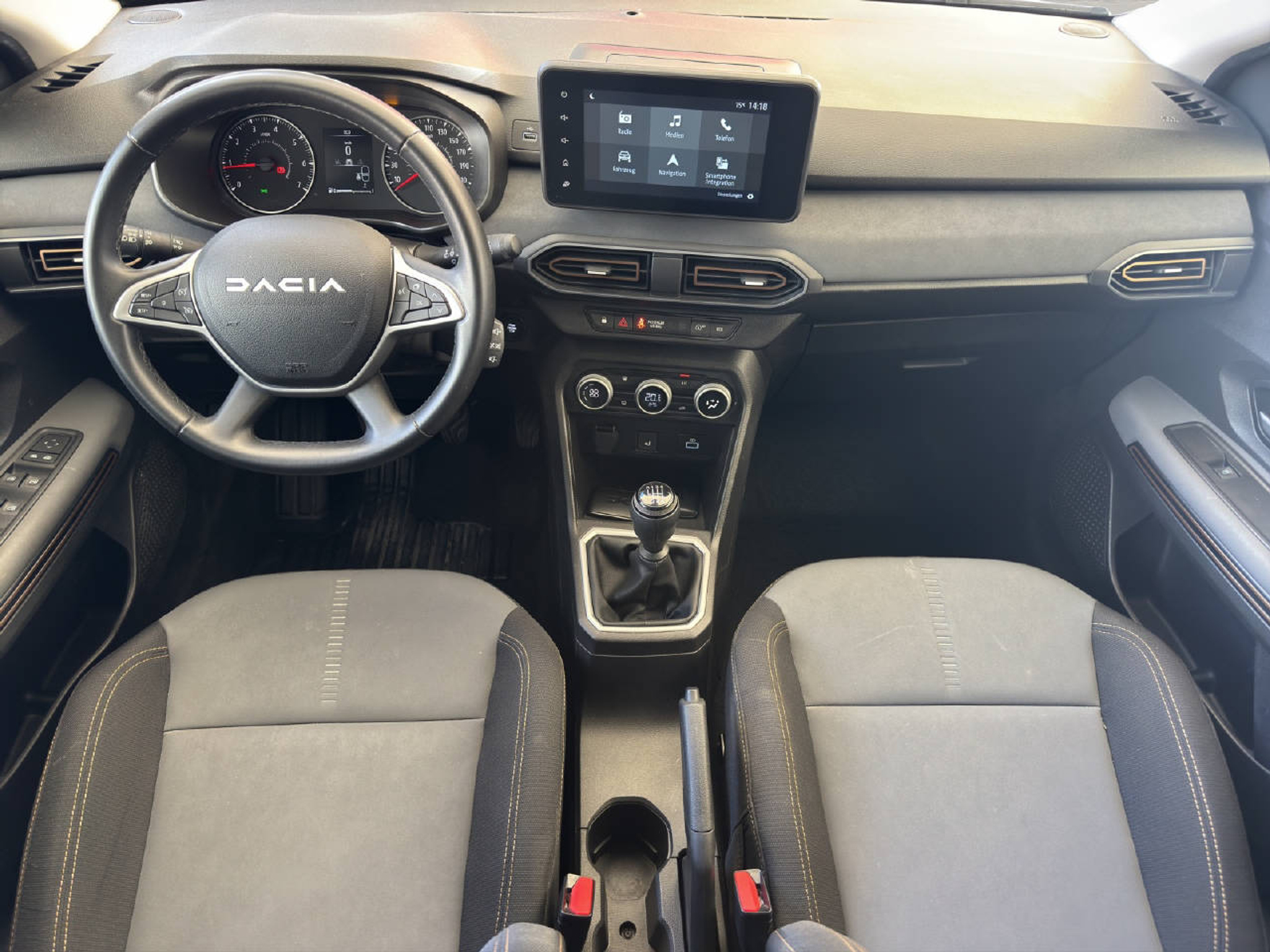 listing desktop thumbnail image 4