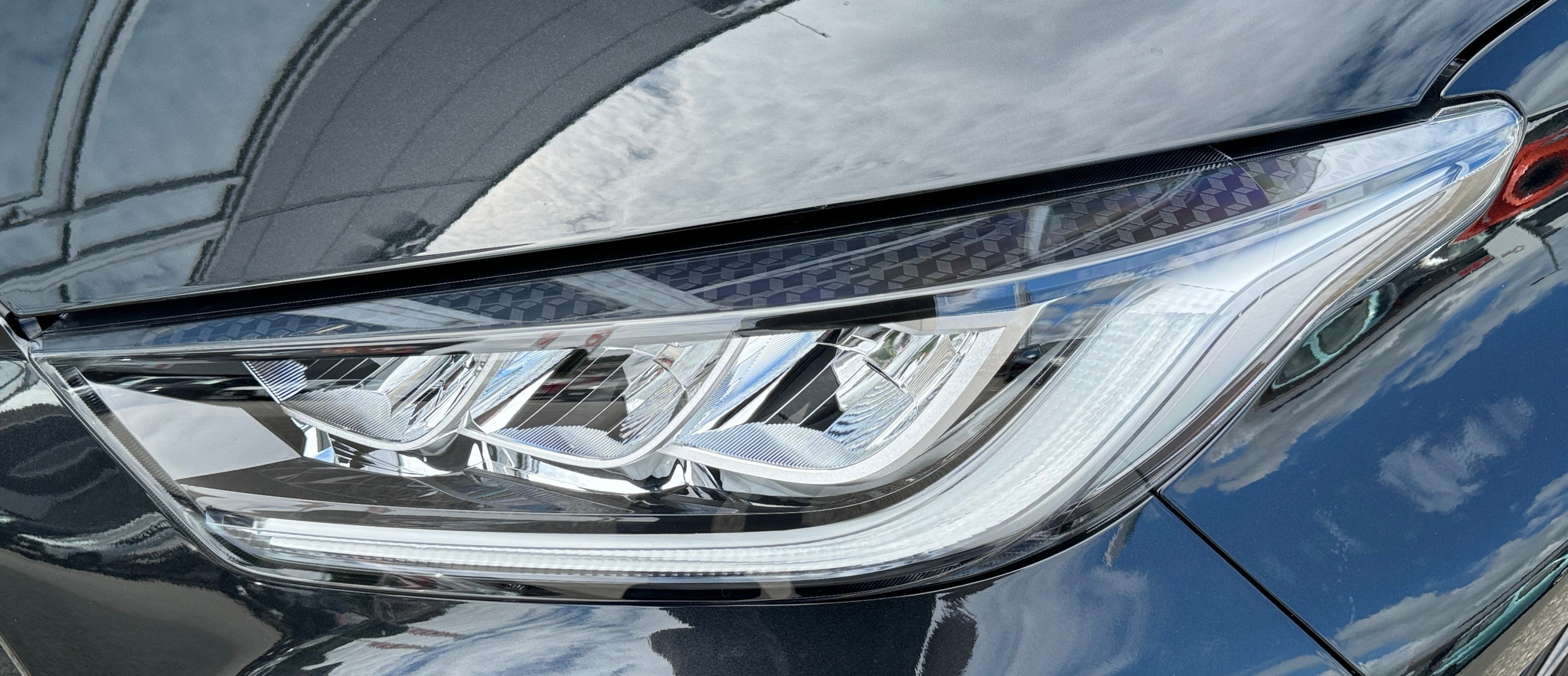 listing desktop thumbnail image 3