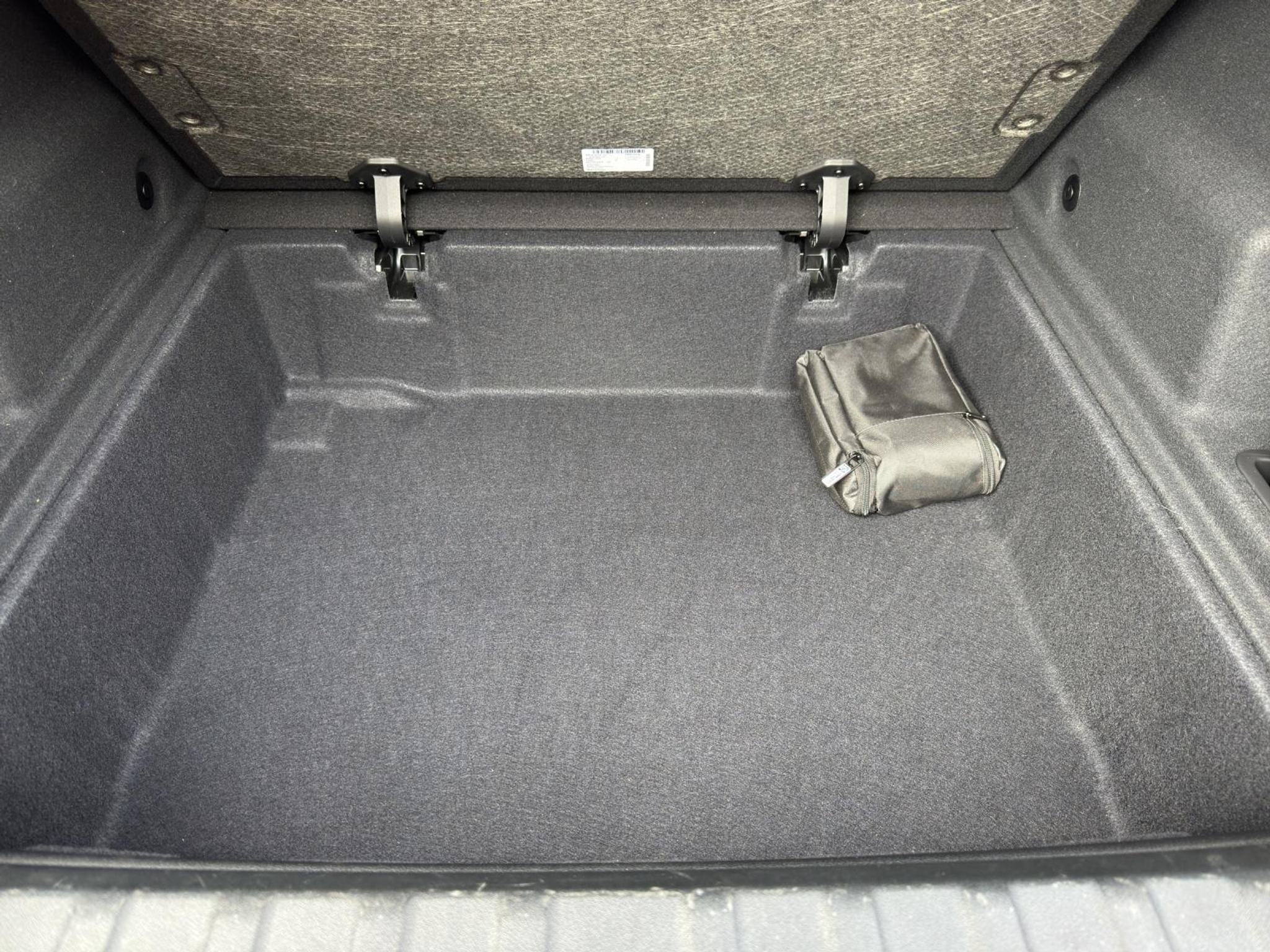 listing desktop thumbnail image 18