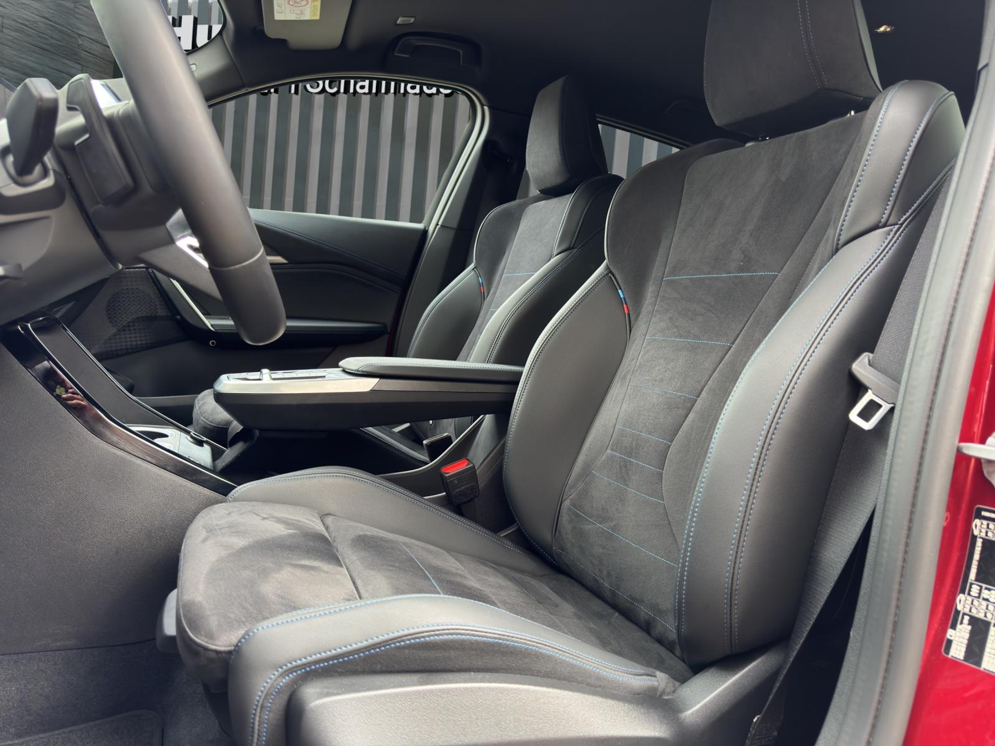 listing desktop thumbnail image 12