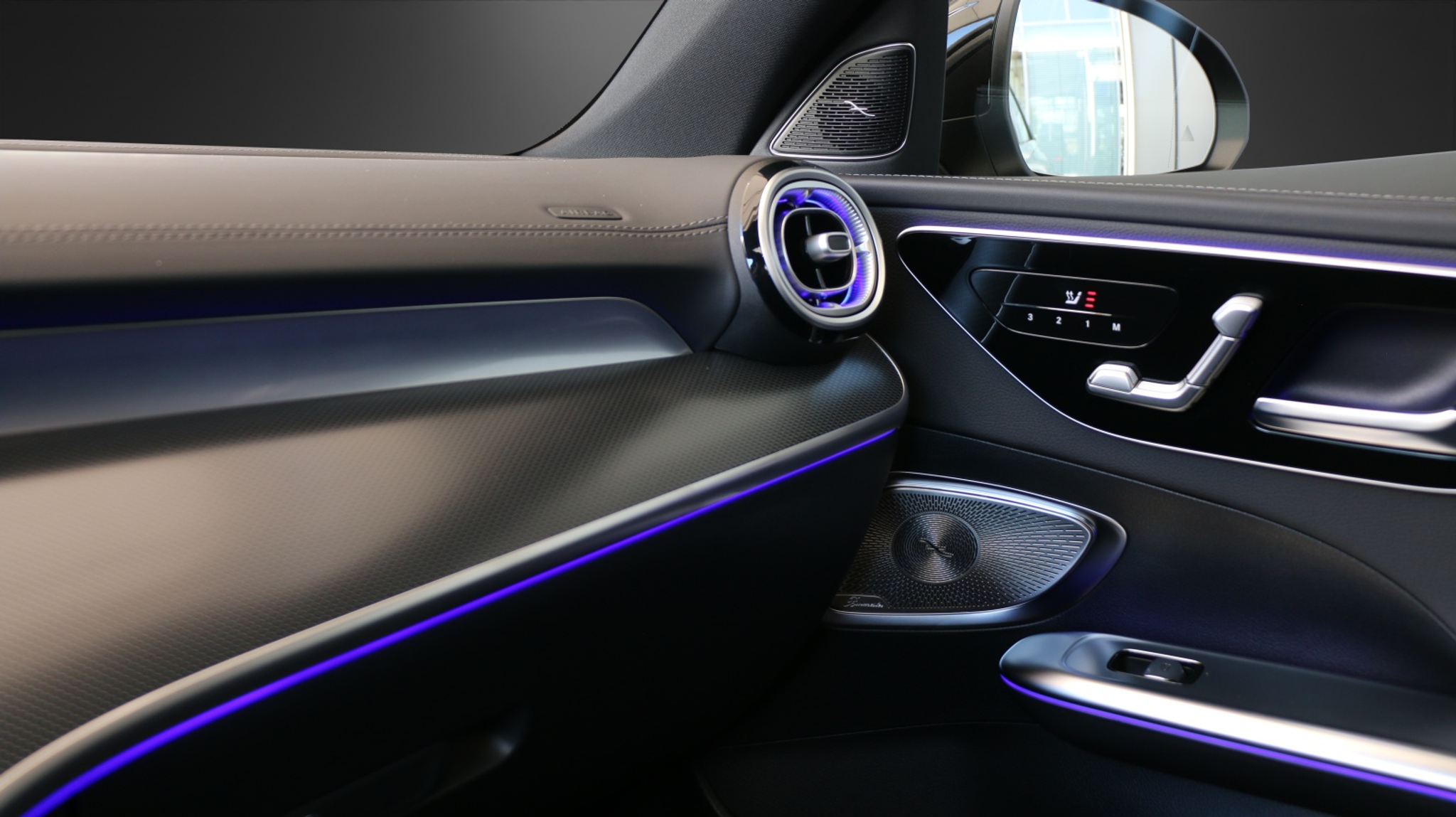 listing desktop thumbnail image 8