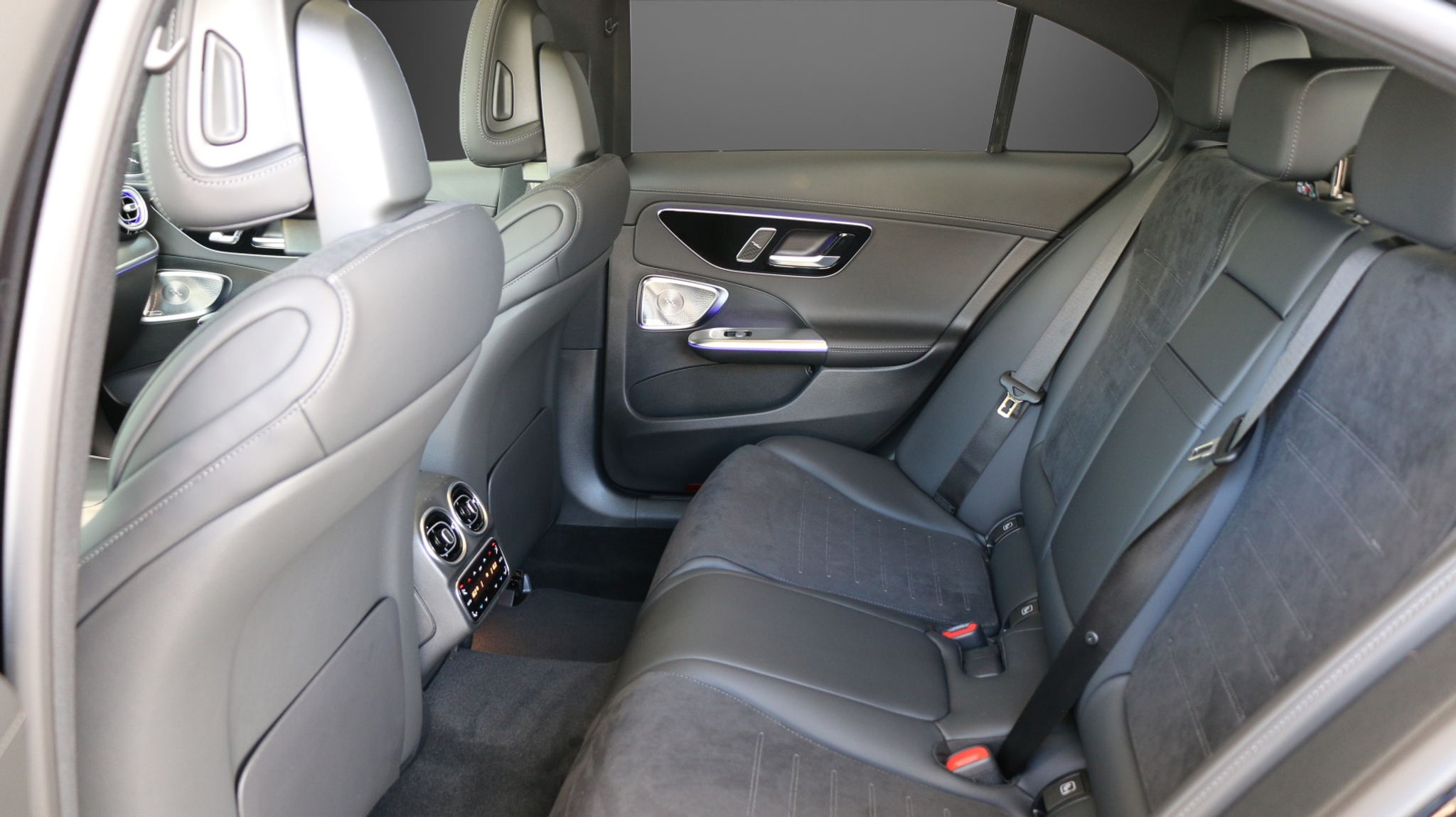 listing desktop thumbnail image 12