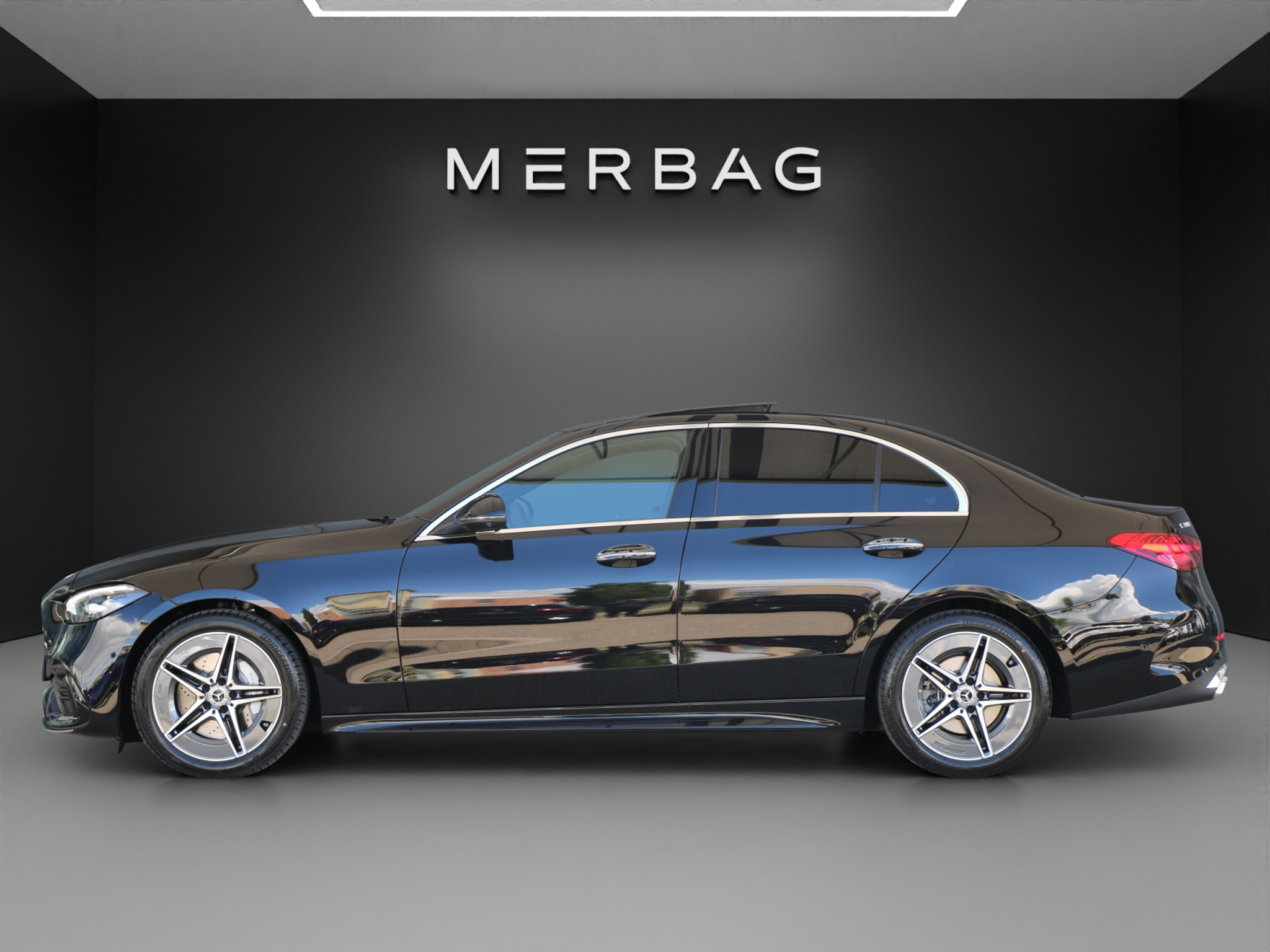 listing desktop thumbnail image 1