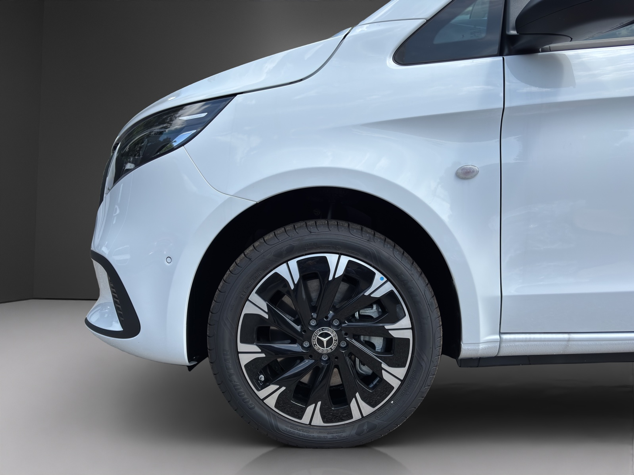 listing desktop thumbnail image 10