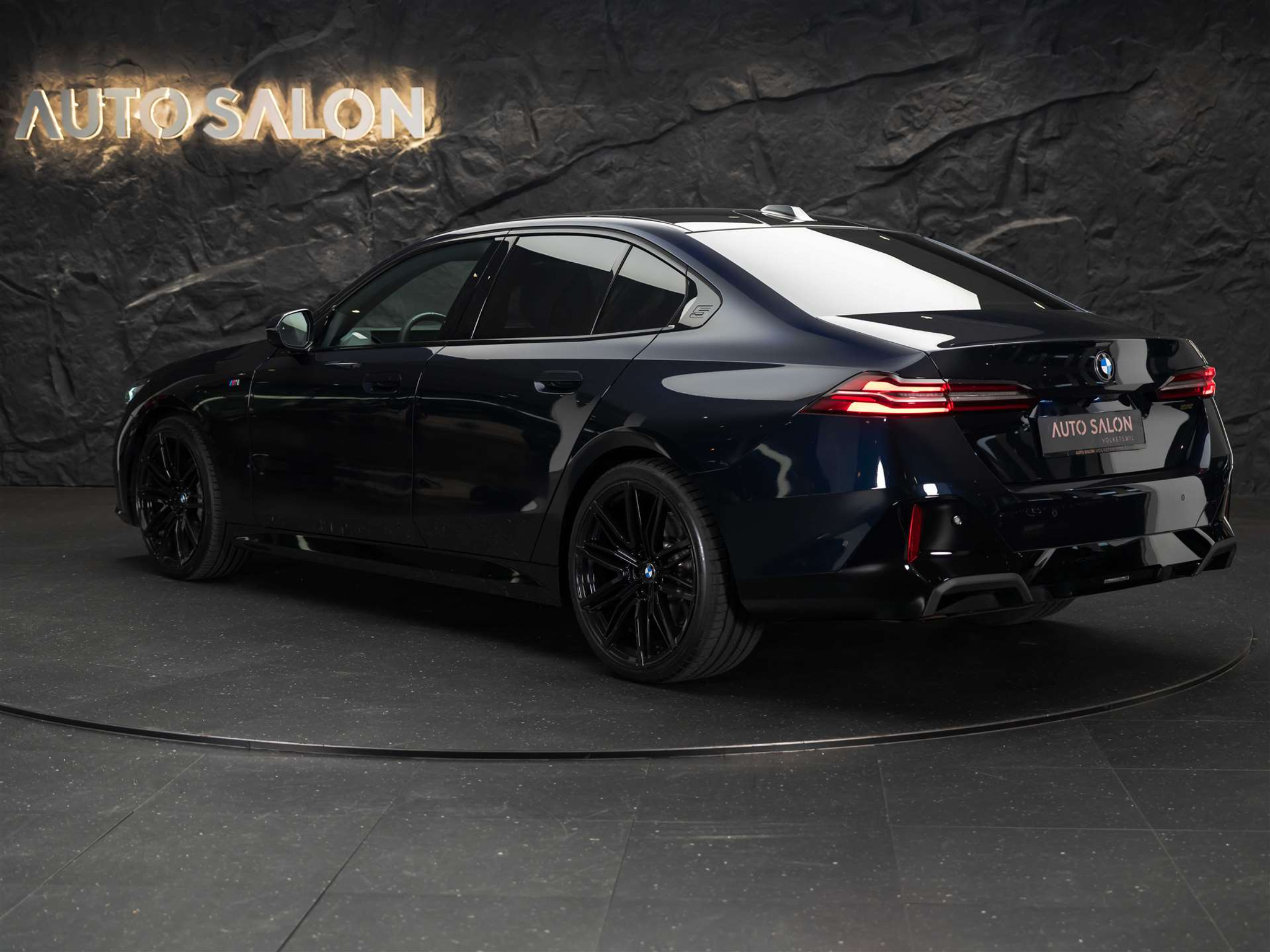 listing desktop thumbnail image 2