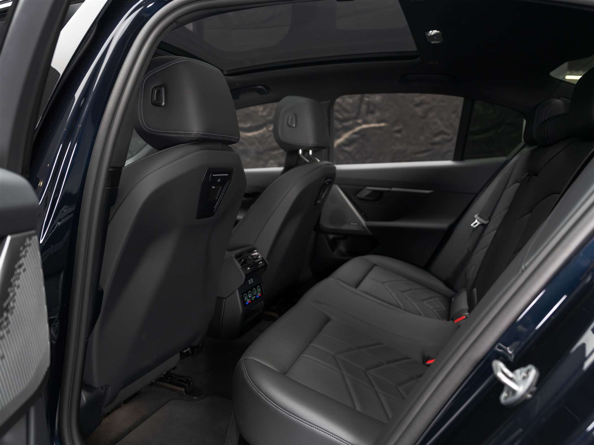 listing desktop thumbnail image 10