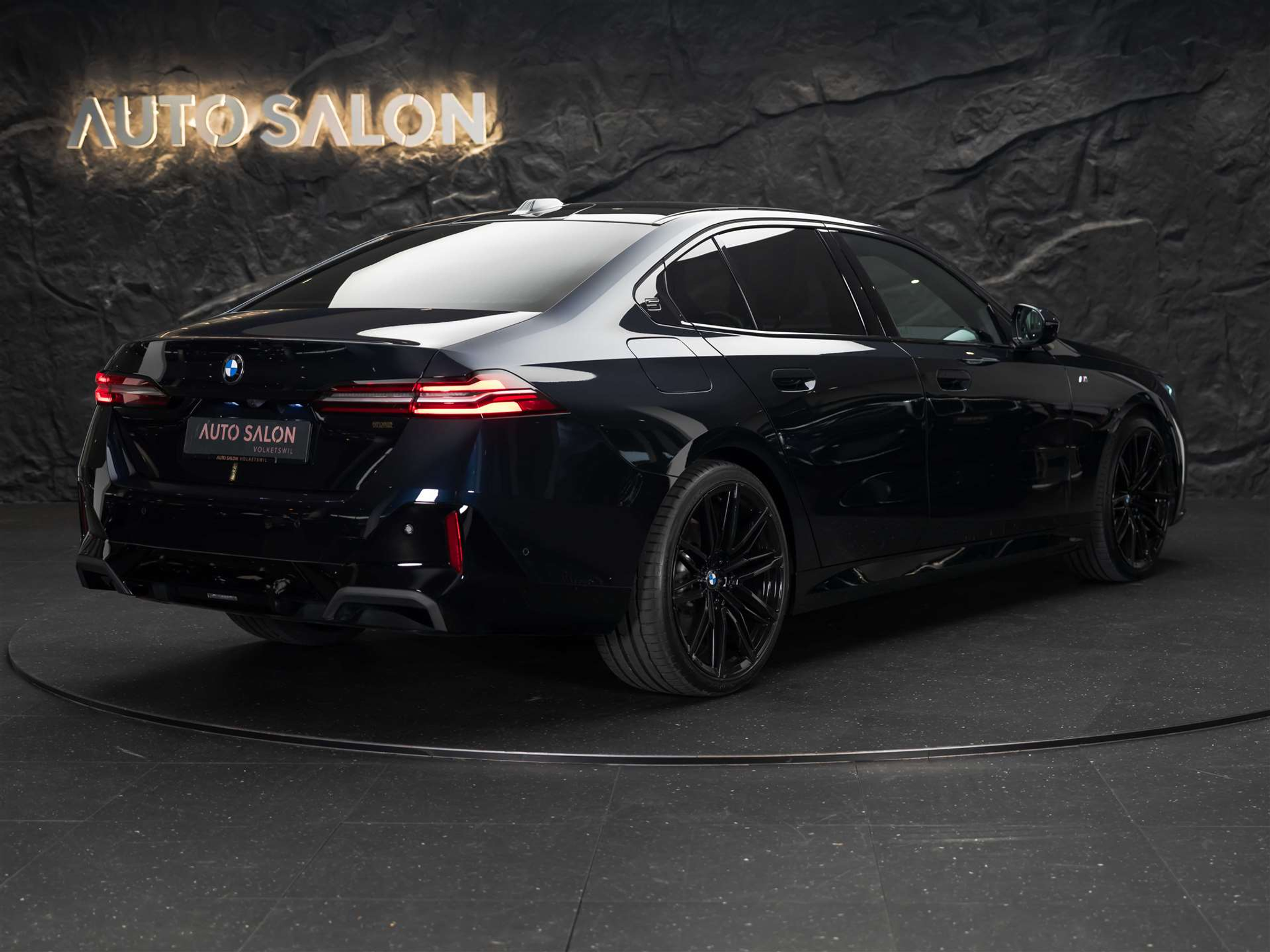 listing desktop thumbnail image 4