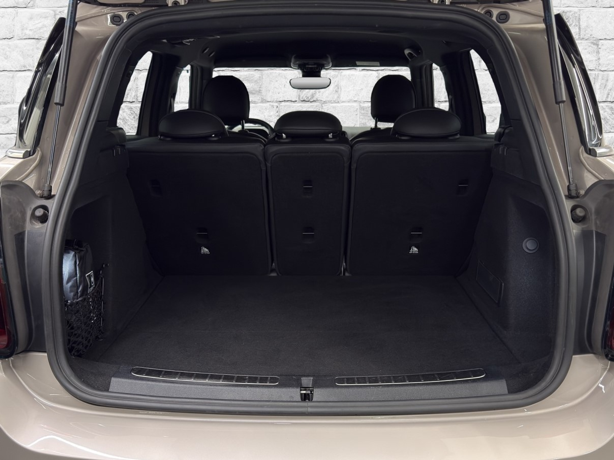 listing desktop thumbnail image 22