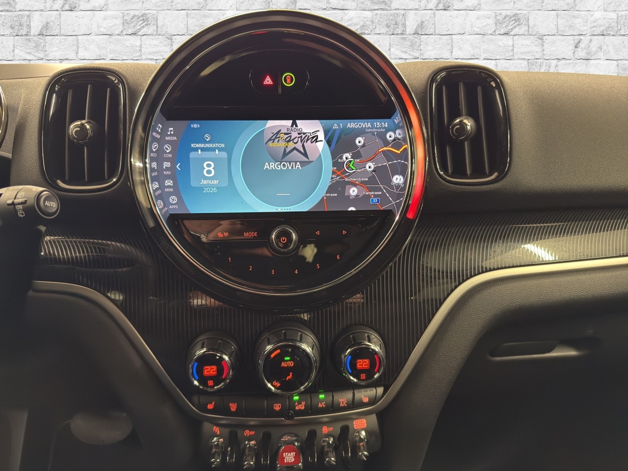 listing desktop thumbnail image 17