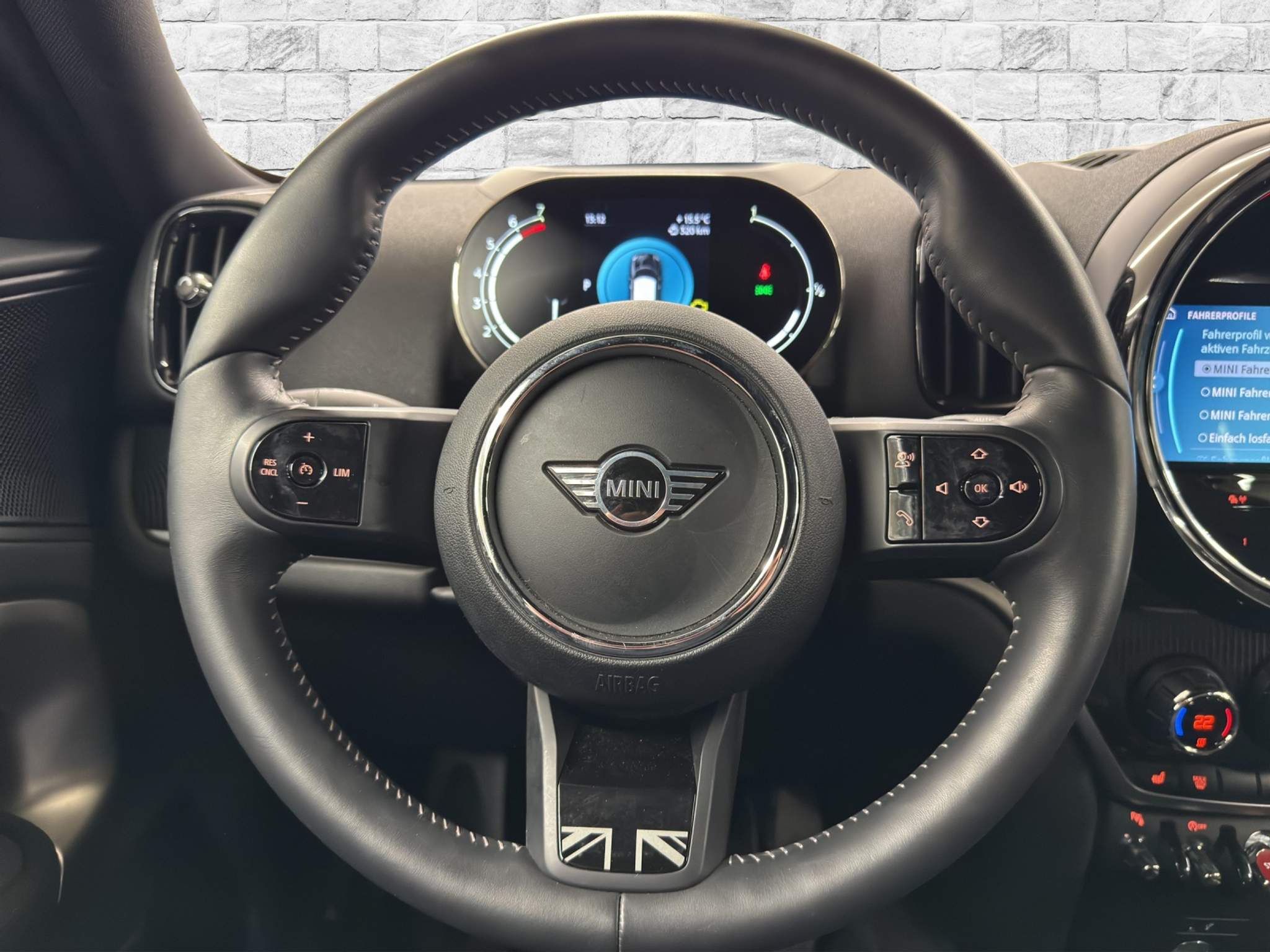 listing desktop thumbnail image 12