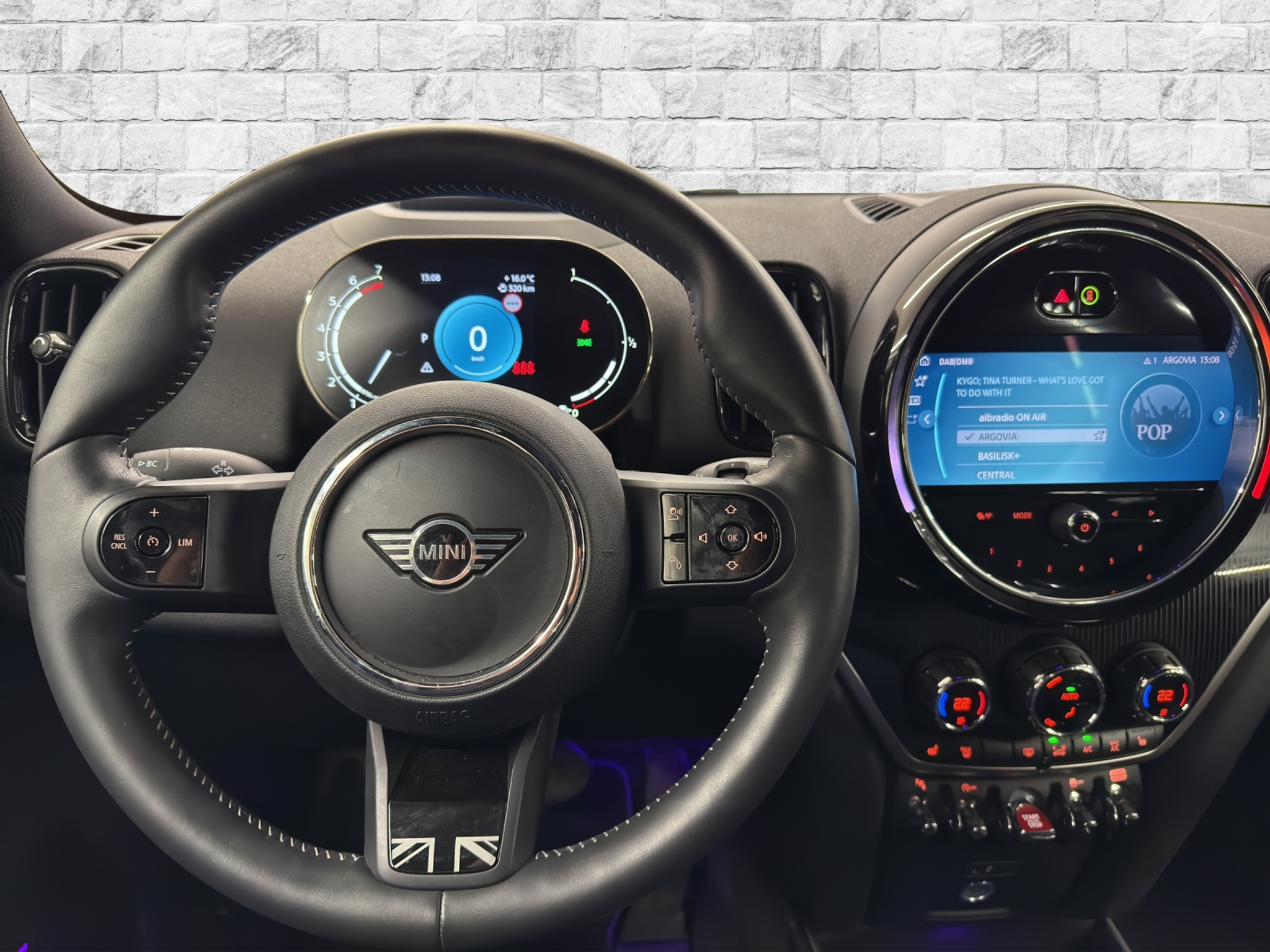 listing desktop thumbnail image 7