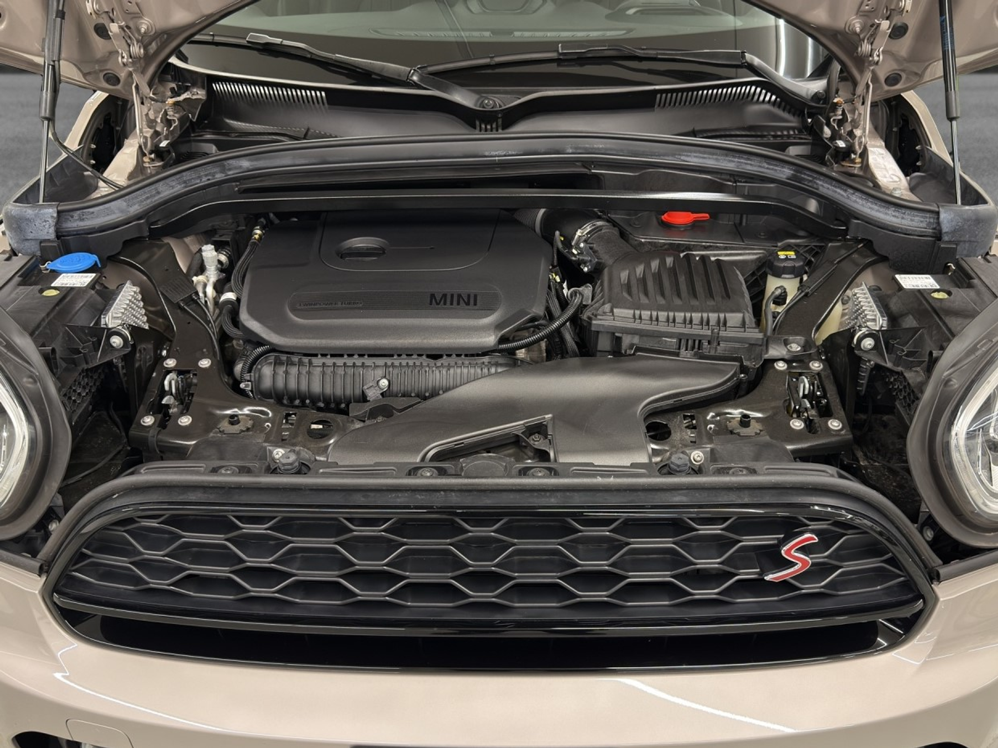 listing desktop thumbnail image 23