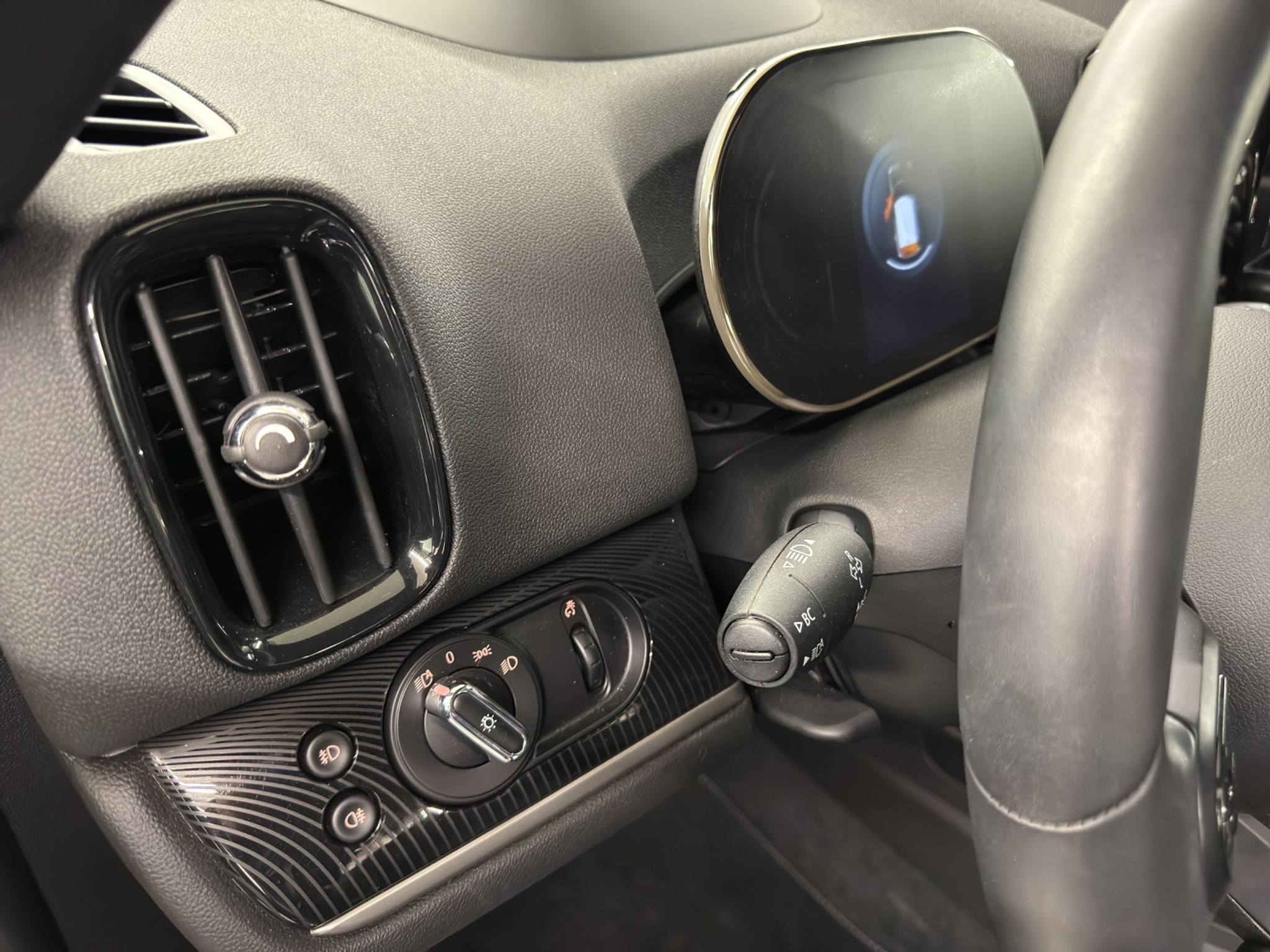 listing desktop thumbnail image 21