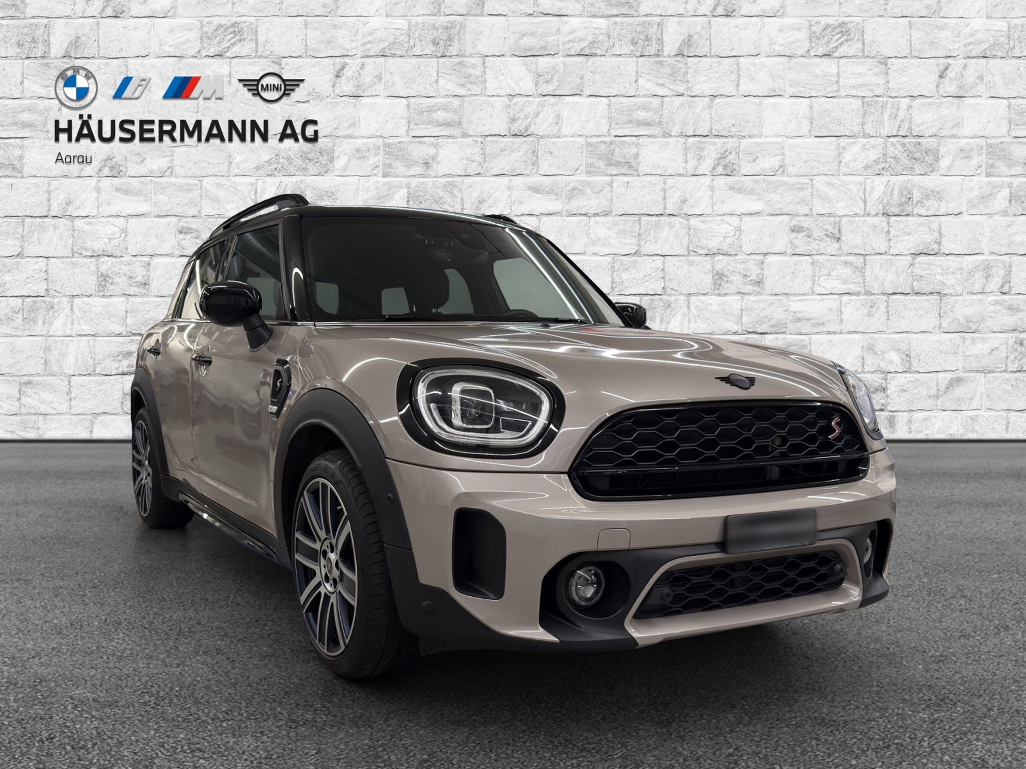 listing desktop thumbnail image 2