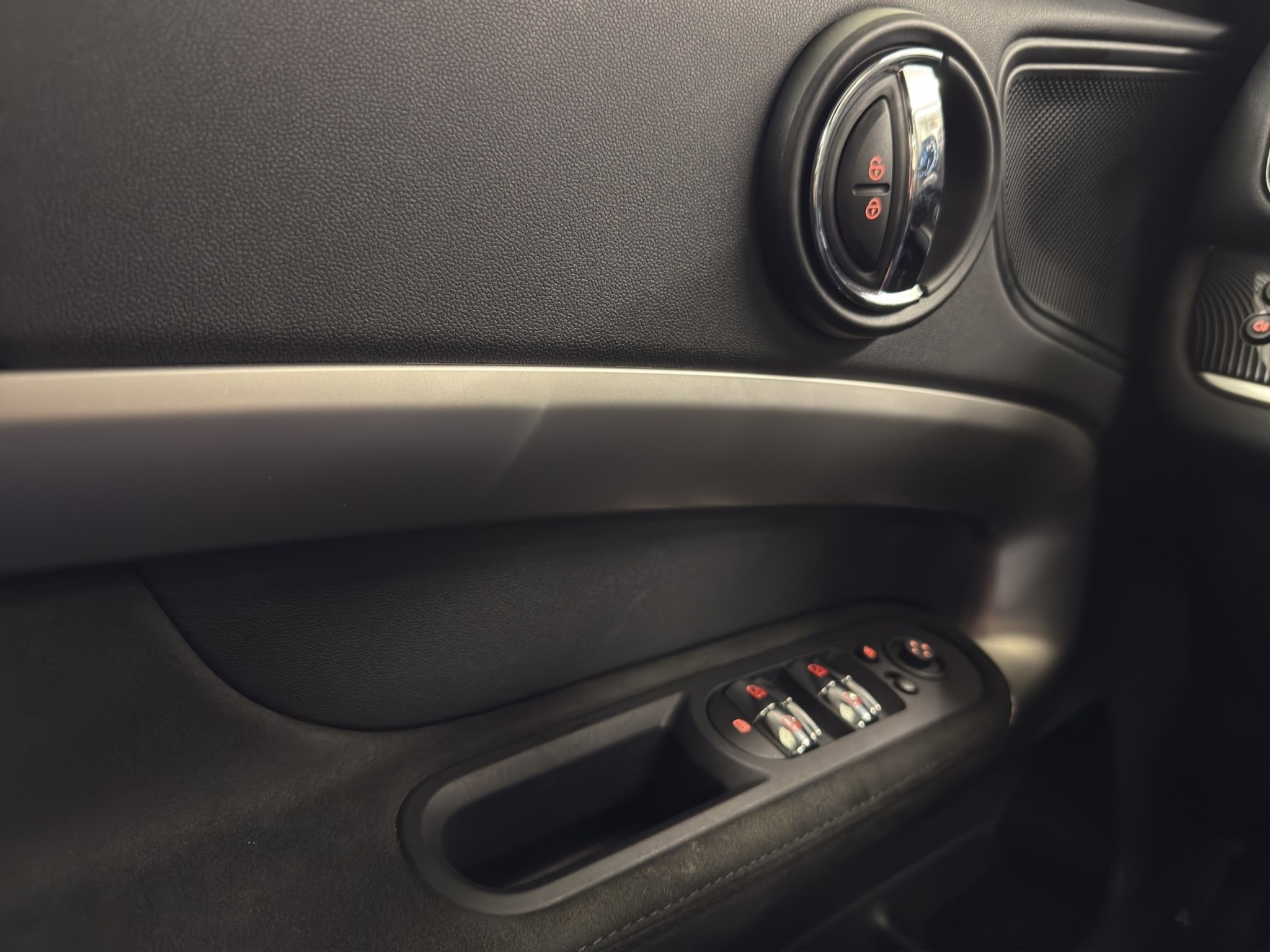 listing desktop thumbnail image 14