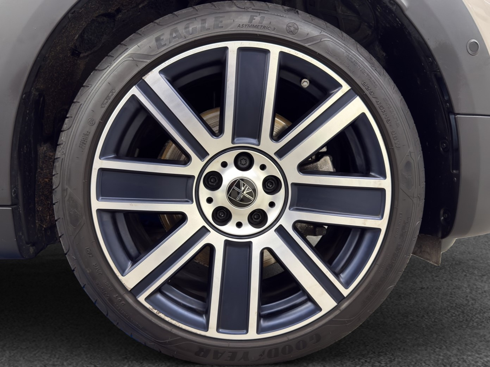 listing desktop thumbnail image 11