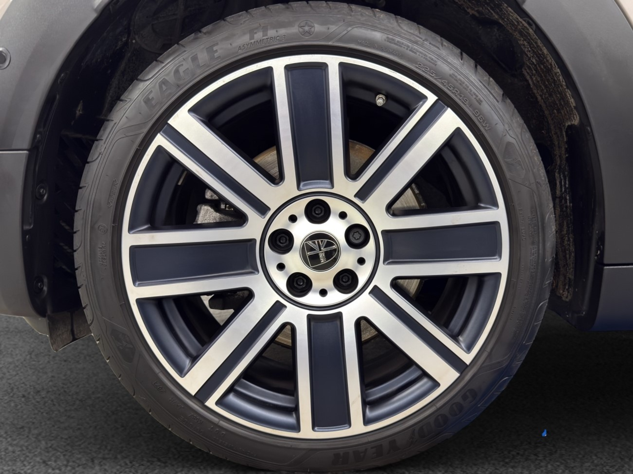 listing desktop thumbnail image 8