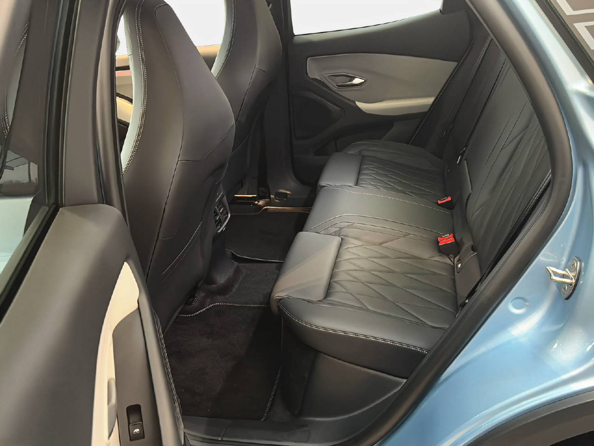 listing desktop thumbnail image 11