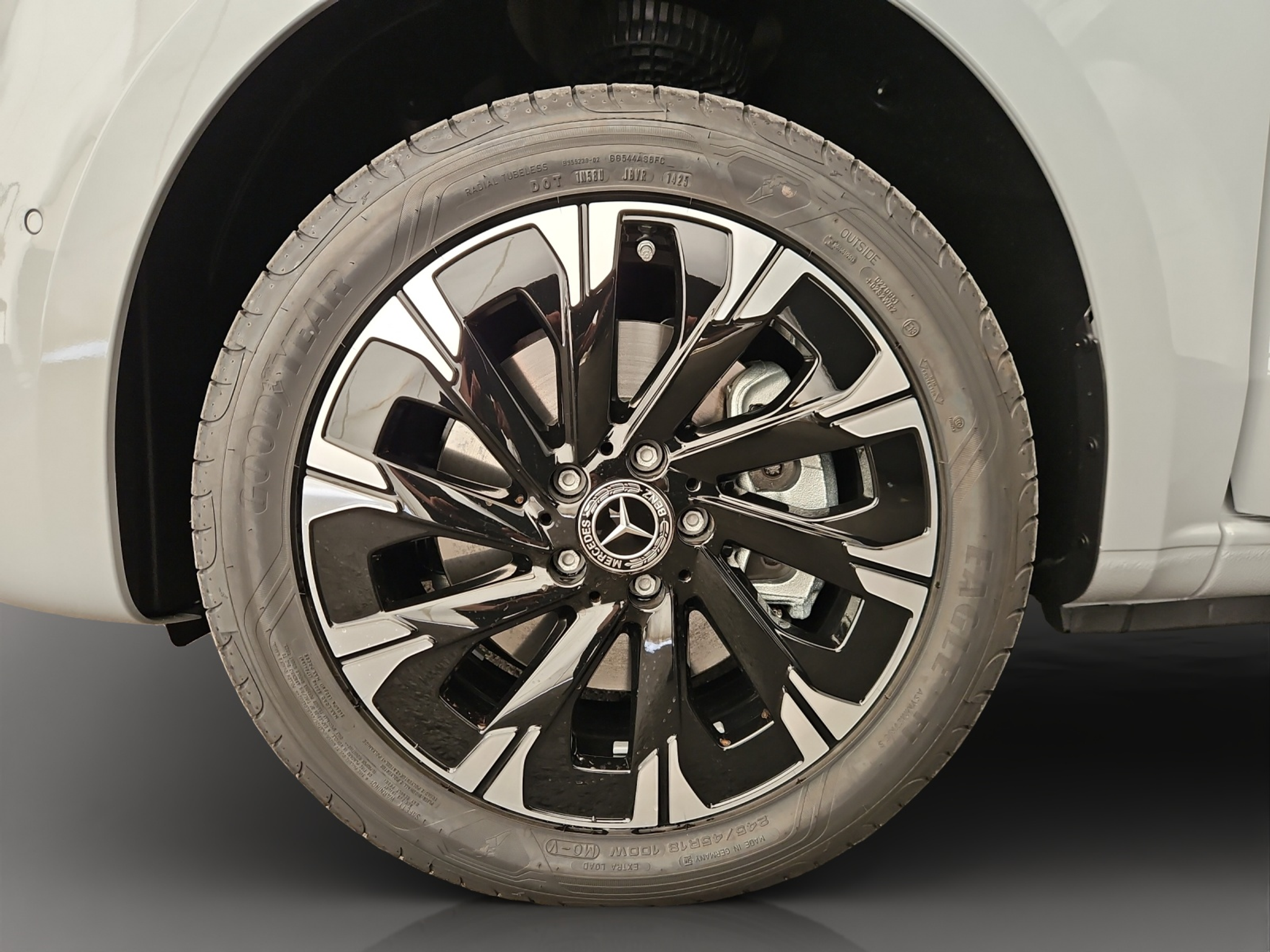 listing desktop thumbnail image 13