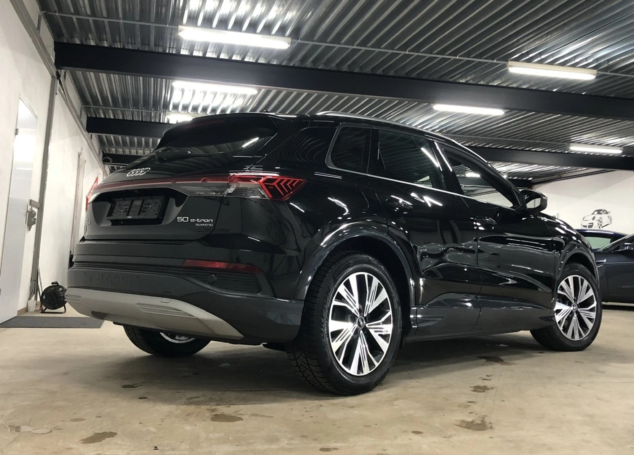 listing desktop thumbnail image 4