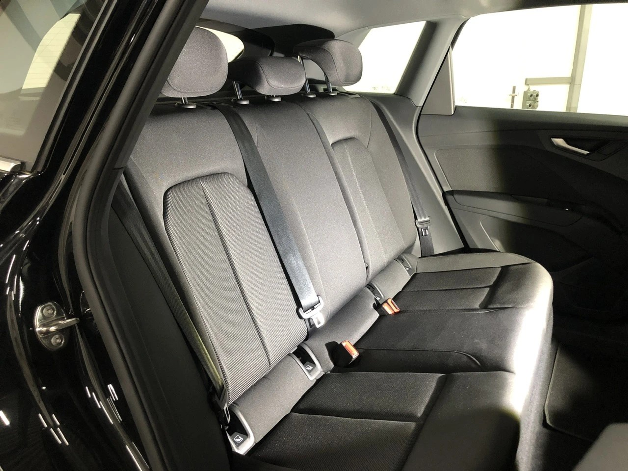 listing desktop thumbnail image 7