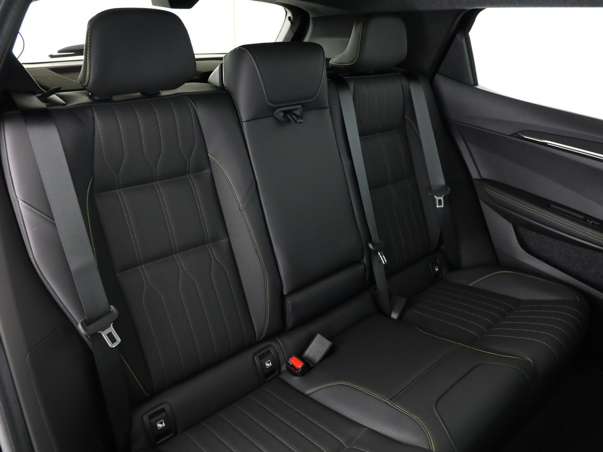 listing desktop thumbnail image 7